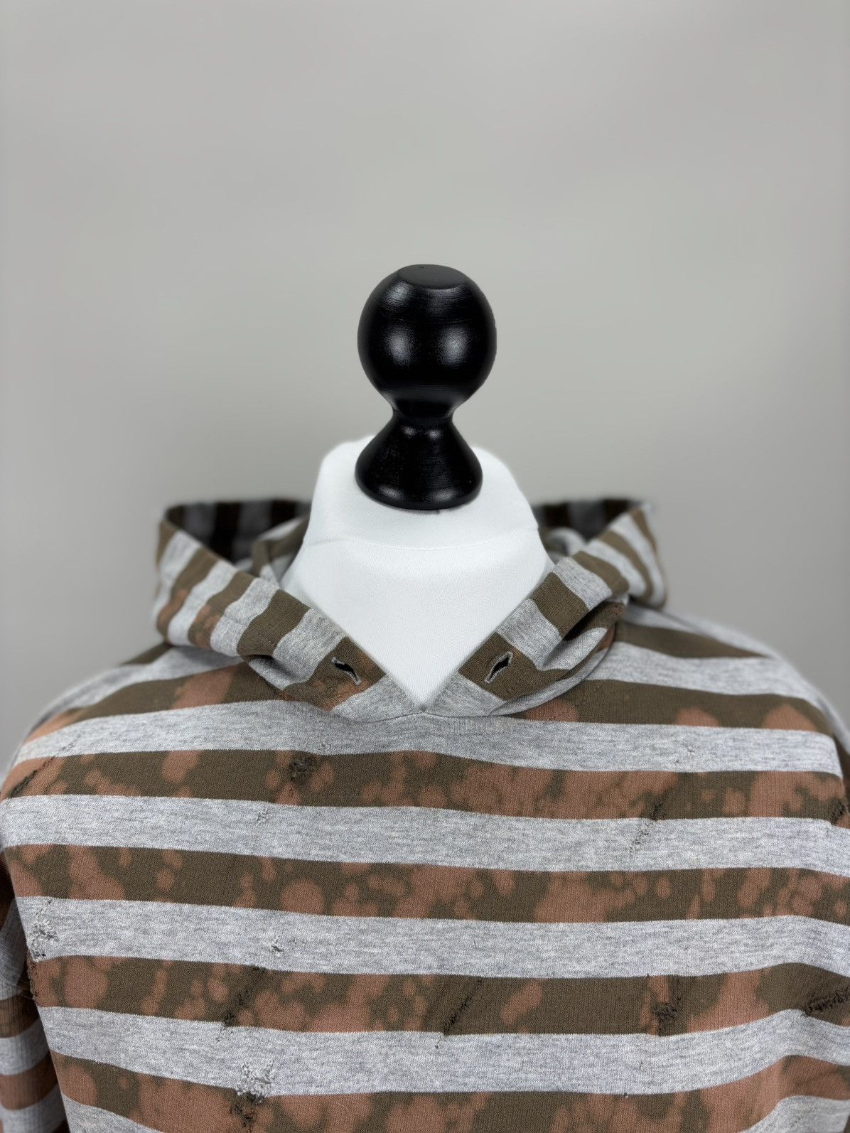 Carhartt Mens hand made hoodie Carhartt Size L/XL Color Multicolor Size US L / EU 52-54 / 3 - 4 Thumbnail