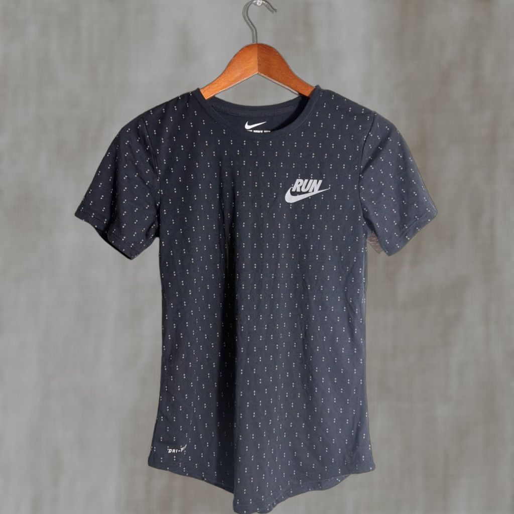 Nike NIKE Women's Running Training T-Shirt Black Small Digi Dot Reflective Shirt Size S / US 4 / IT 40 - 1 Thumbnail