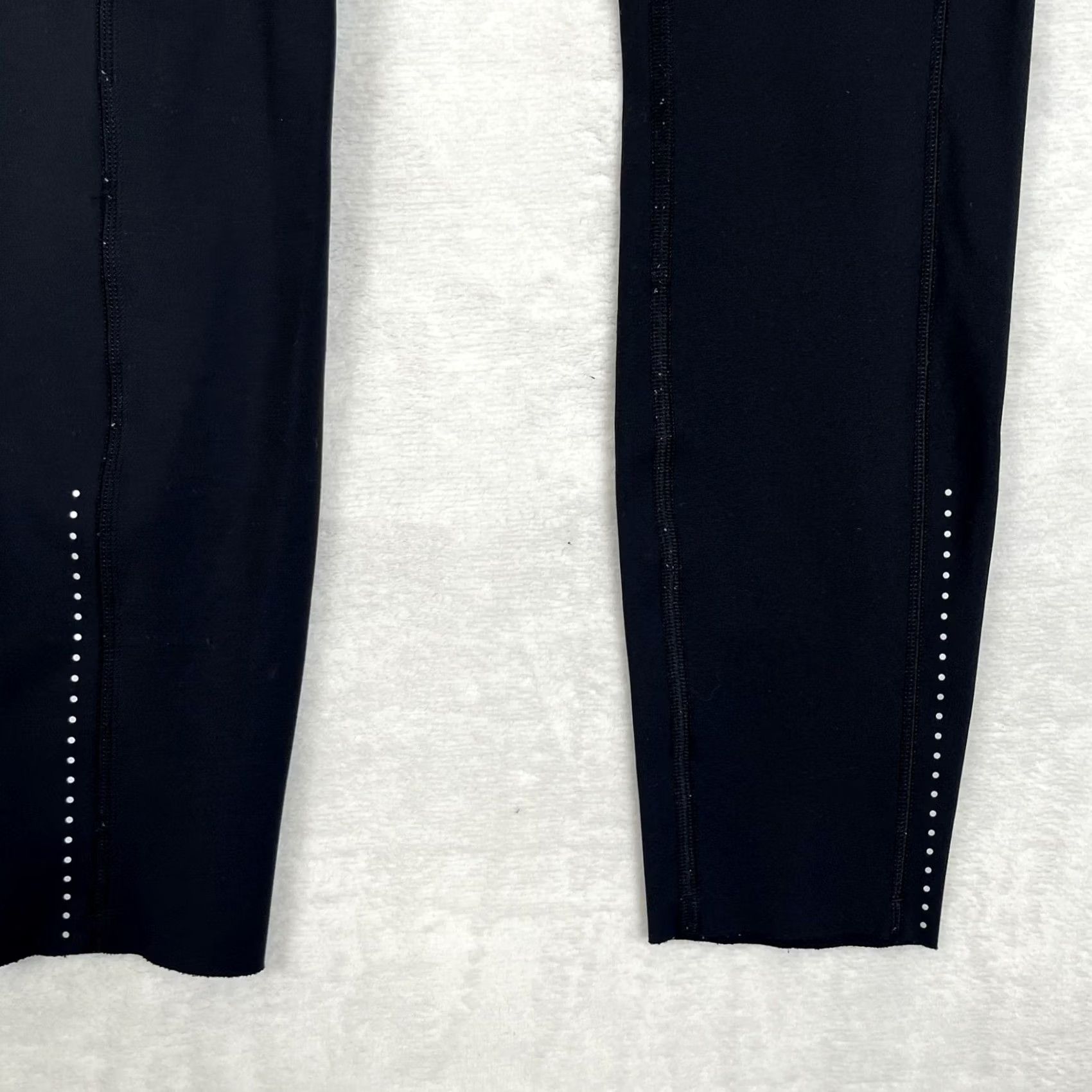 Lululemon Lululemon Leggings Women's 6 Black High Rise Ankle Pockets Reflective Size 28" / US 6 / IT 42 - 2 Thumbnail