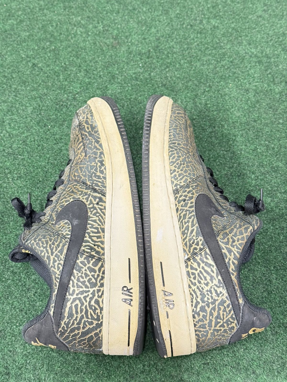 Nike 2014 Nike Air Force 1 Low Gold Elephant 488298-702 Size US 10.5 / EU 43-44 - 4 Thumbnail