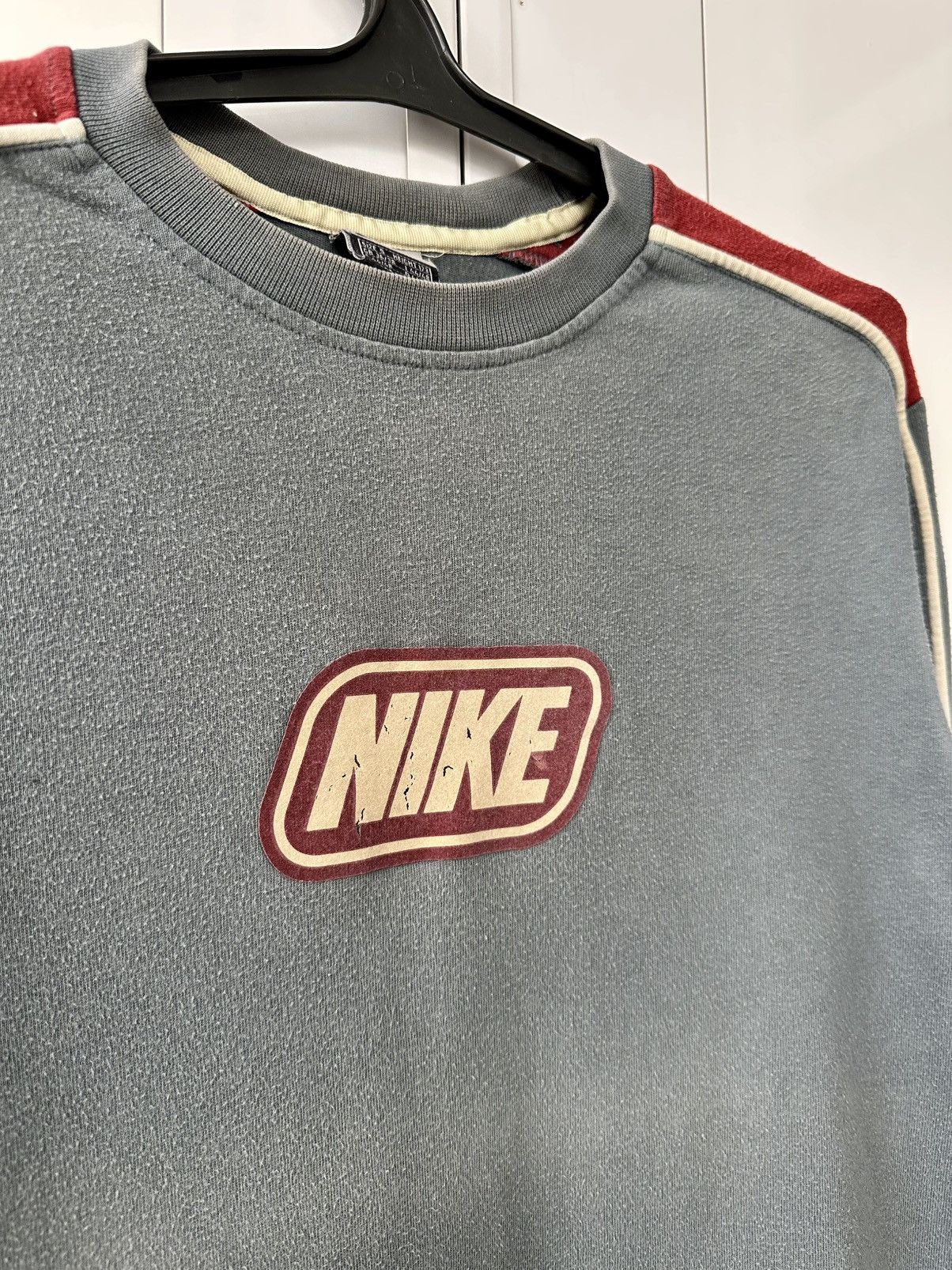 Nike Vintage Nike Distressed Sweatshirt Big Red Logo Size US M / EU 48-50 / 2 - 7 Thumbnail