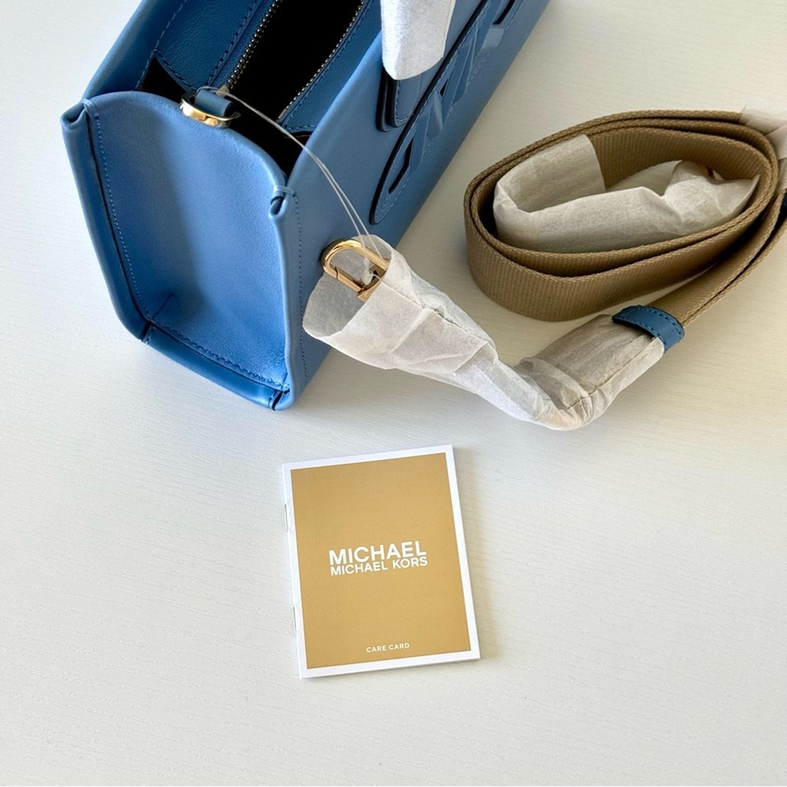 Michael Kors NWT! MICHAEL KORS GIGI French Blue Handbag, Small, MSPR. 450 Size ONE SIZE - 3 Thumbnail