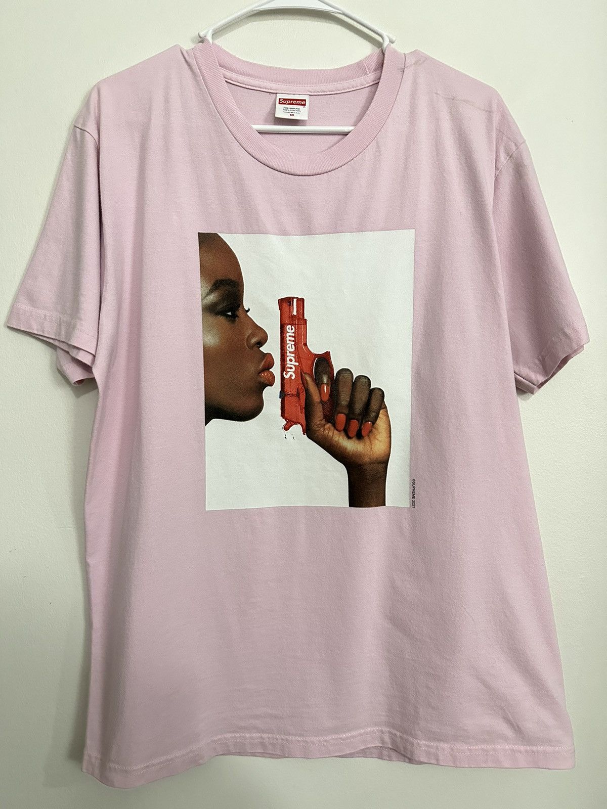 Supreme Supreme Water Pistol Tee Size US M / EU 48-50 / 2 - 1 Thumbnail