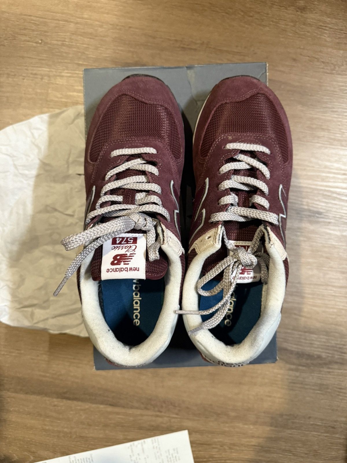 New Balance New Balance 574 Burgundy White Size US 9.5 / EU 42-43 - 3 Thumbnail