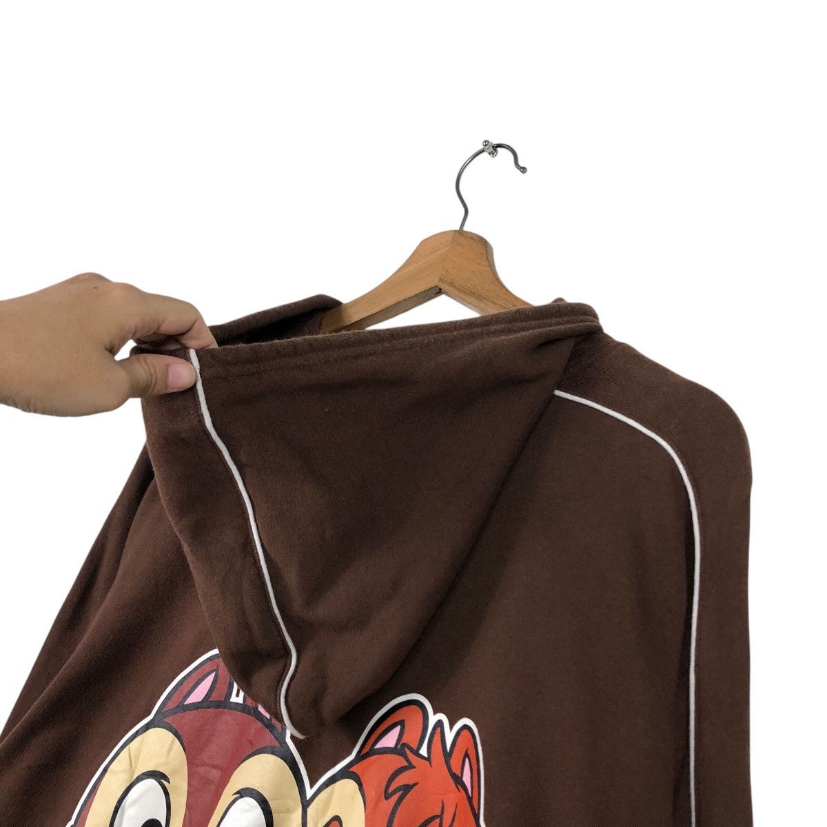 Japanese Brand Tokyo Disney Resort Exclusive Chip ’n Dale Big Print Hoodie Size US L / EU 52-54 / 3 - 12 Thumbnail