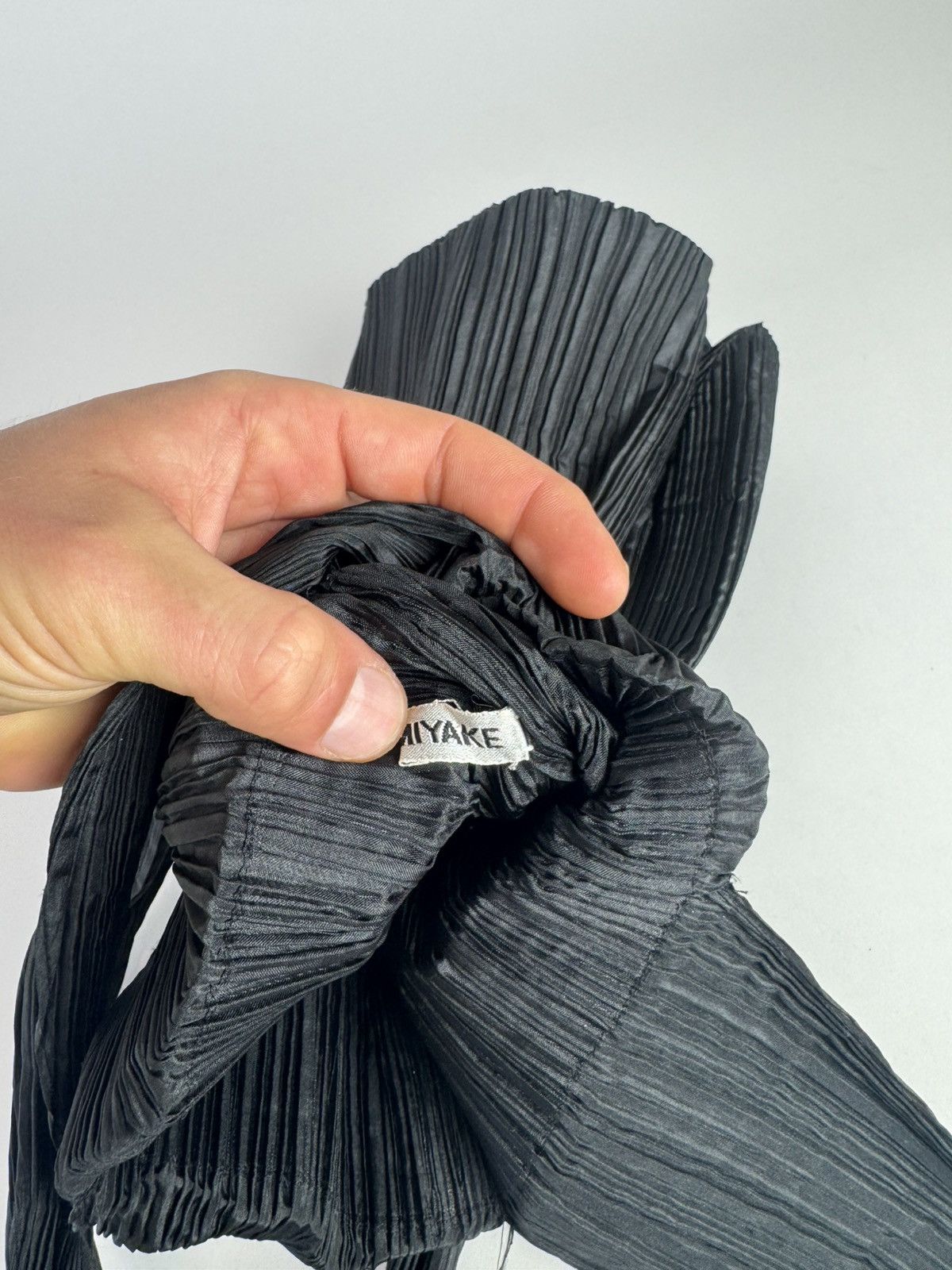 Issey Miyake Vintage Issey Miyake Plissee Bag Black Size ONE SIZE - 12 Thumbnail