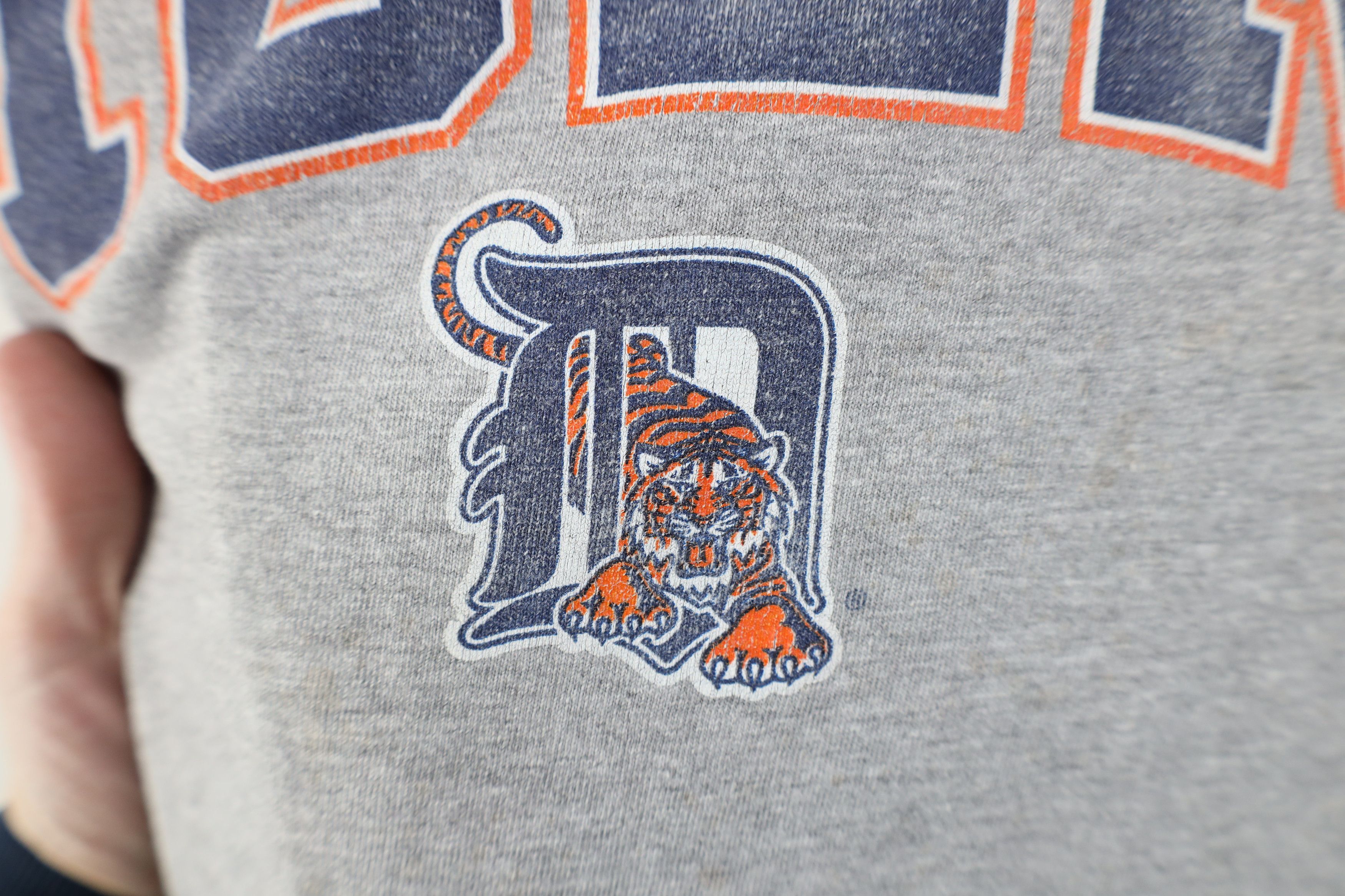 Vintage Vintage Y2K 2000 Tigers Baseball 3/4 Sleeve Raglan T-Shirt Size US L / EU 52-54 / 3 - 5 Thumbnail