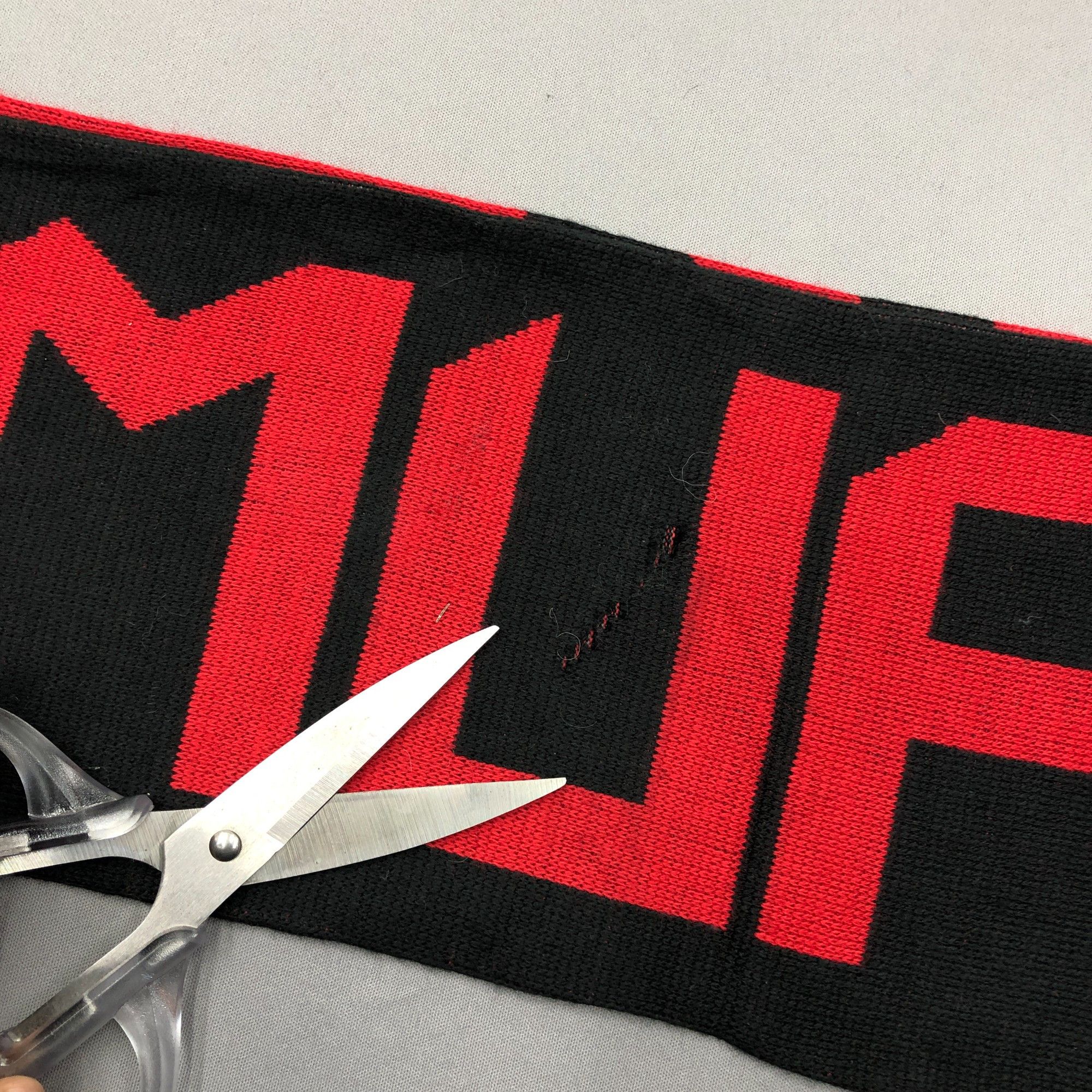 Nike Vintage Nike x Manchester United Scarf Wool Cashmere Scarves Size ONE SIZE - 8 Thumbnail