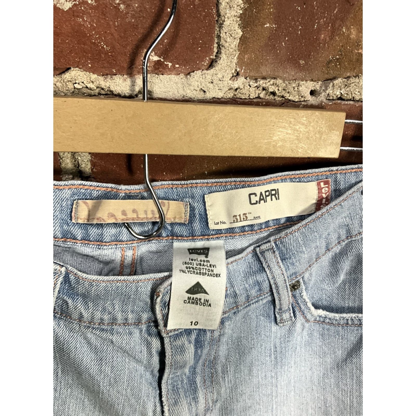 Levi's Levi’s 515 Cropped Denim Jeans Medium Wash Size 10 Womens Capri Cropped Denim Jeans Blue 515 Cropped Women's Jeans Mens? Size ONE SIZE - 2 Thumbnail