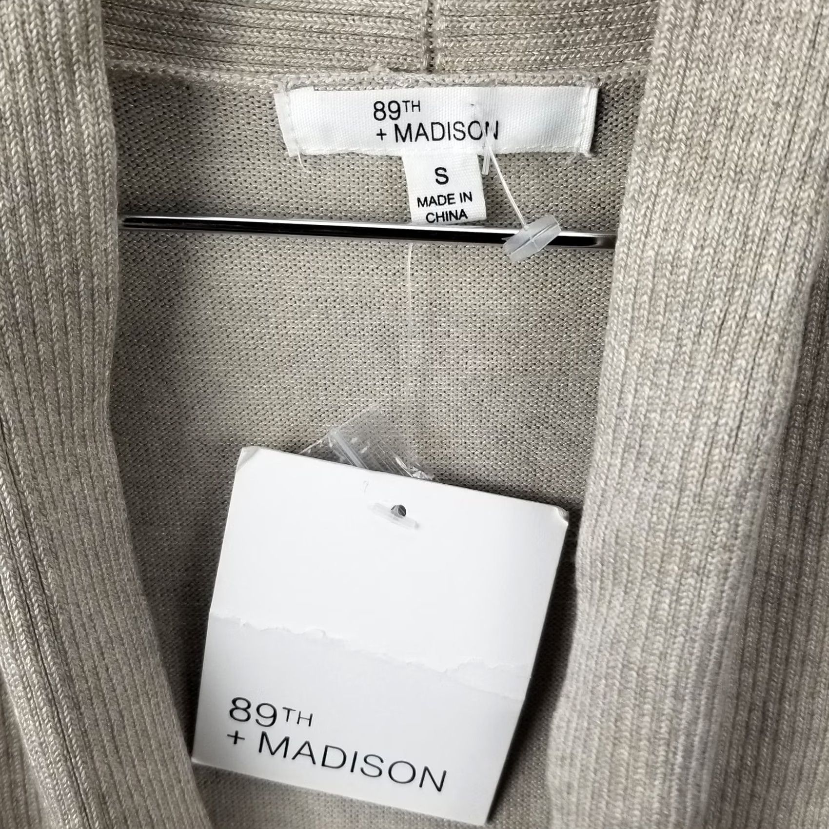 Vintage 89th & Madison Cardigan Sweater Womens Small Cream Ribbed Soft NWT New With Tag Shirt Womens Small Cream Cardigan 89th & Madison Fall Winter Size S / US 4 / IT 40 - 2 Thumbnail