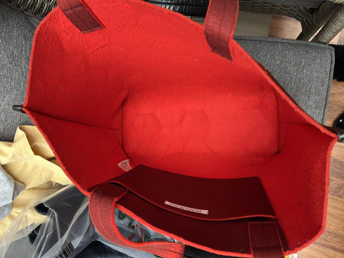 Issey Miyake × Japanese Brand × Pleats Please Issey Miyake Pleats Pleats by Issey Miyake Quilted Felt Tote Bag In Red Size ONE SIZE - 4 Thumbnail