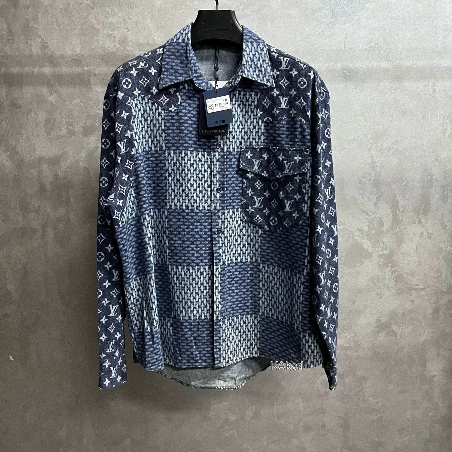 Louis Vuitton Louis Vuitton Blue Logo Spliced Collared Shirt Size US XXS / EU 40 - 1 Thumbnail