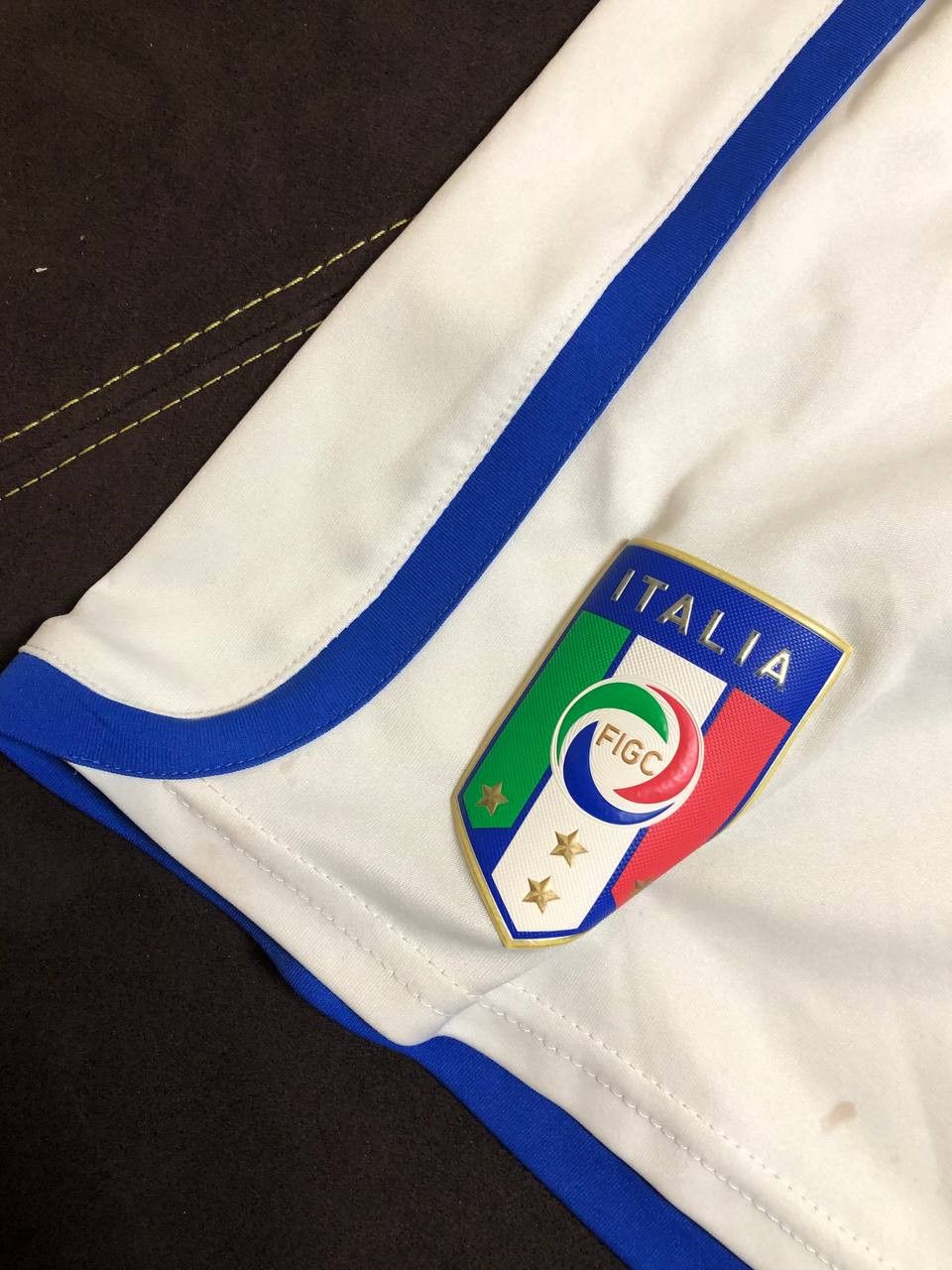 Puma ITALY HOME FOOTBALL SOCCER SHORTS PUMA Size US 34 / EU 50 - 13 Thumbnail