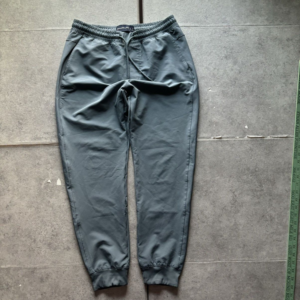 Abercrombie & Fitch Blue Abercrombie and fitch athletic joggers Size US 30 / EU 46 - 1 Thumbnail