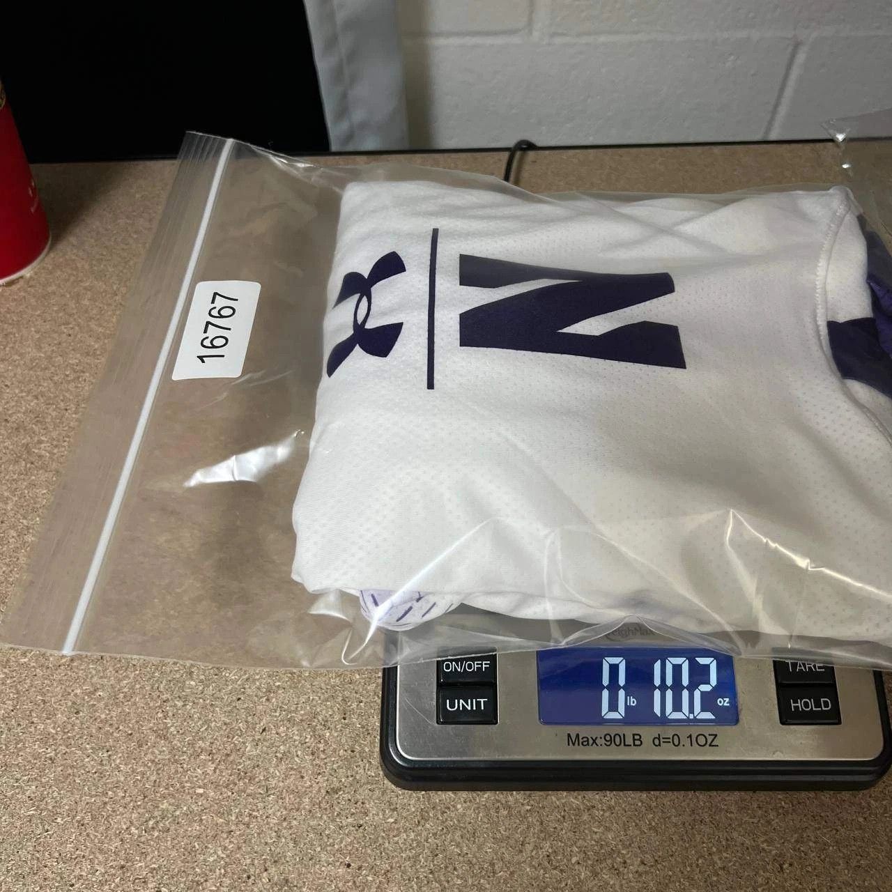 Under Armour Northwestern Wildcats Shirt L HeatGear Short Sleeve Hooded Size US L / EU 52-54 / 3 - 7 Thumbnail