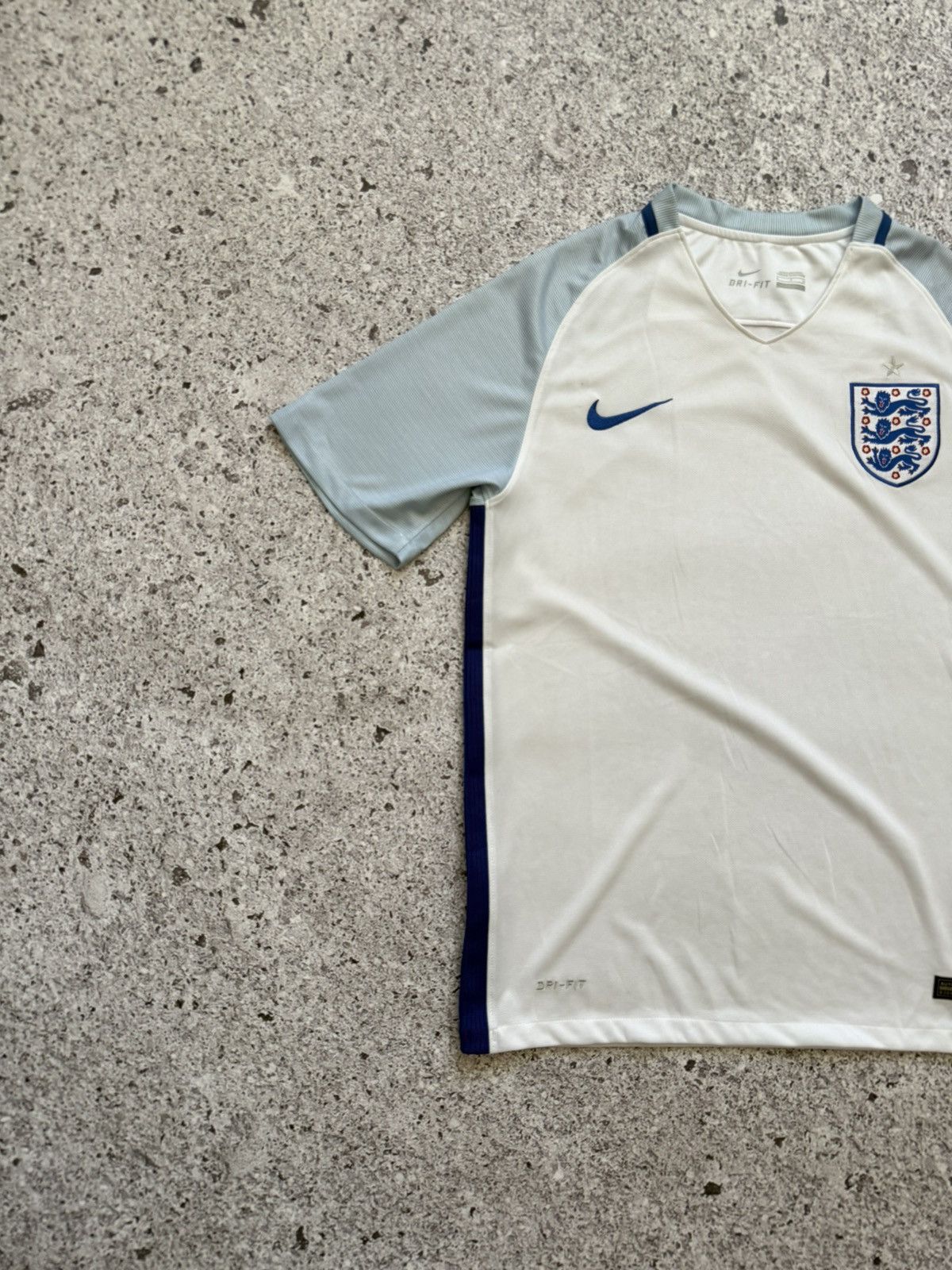 Nike × Vintage Vintage Nike Home 2016 England Football Soccer Jersey Size US S / EU 44-46 / 1 - 3 Thumbnail
