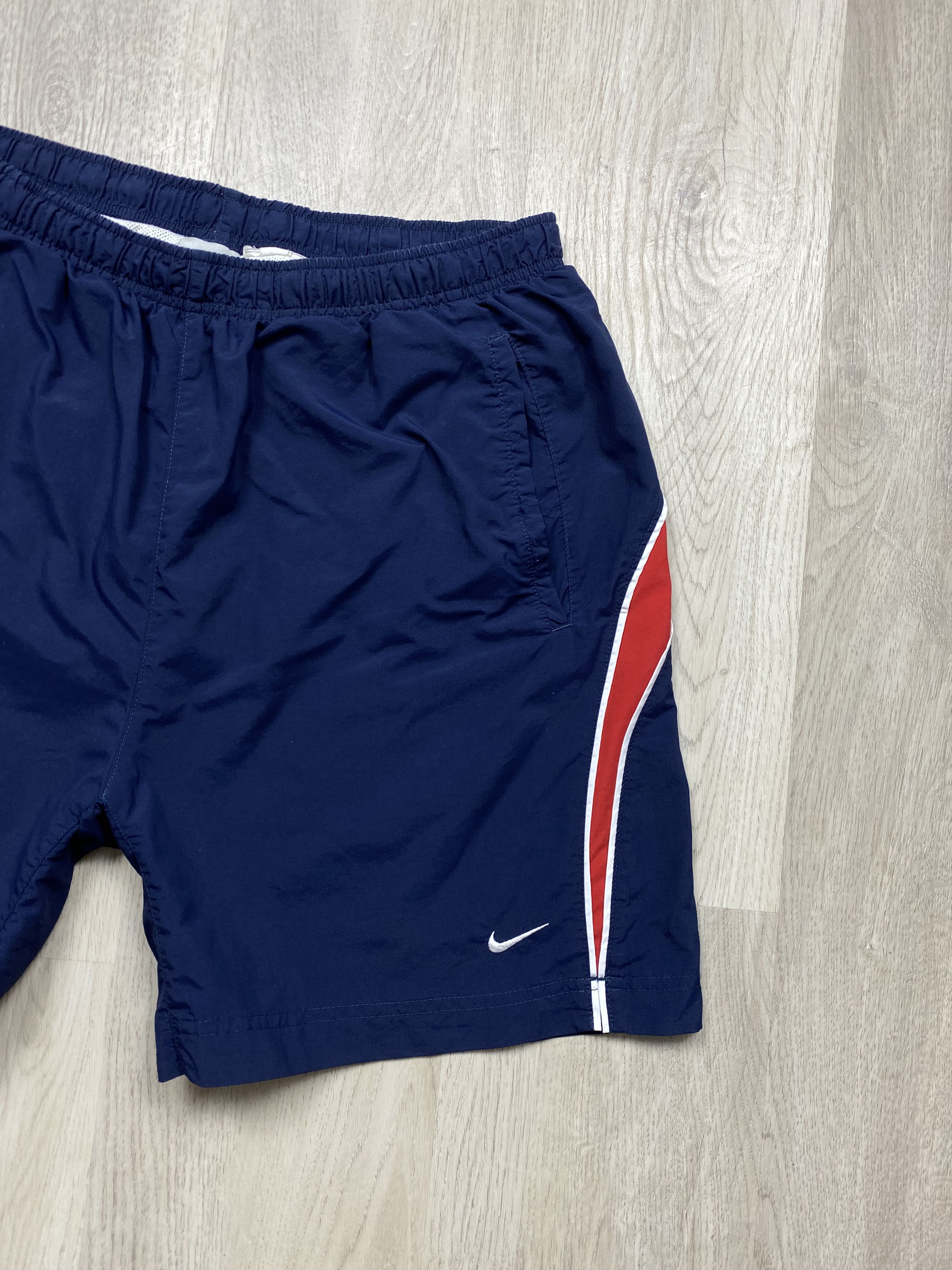 Nike Vintage Nike Mens Nylon Shorts Y2K Size US 36 / EU 52 - 2 Thumbnail