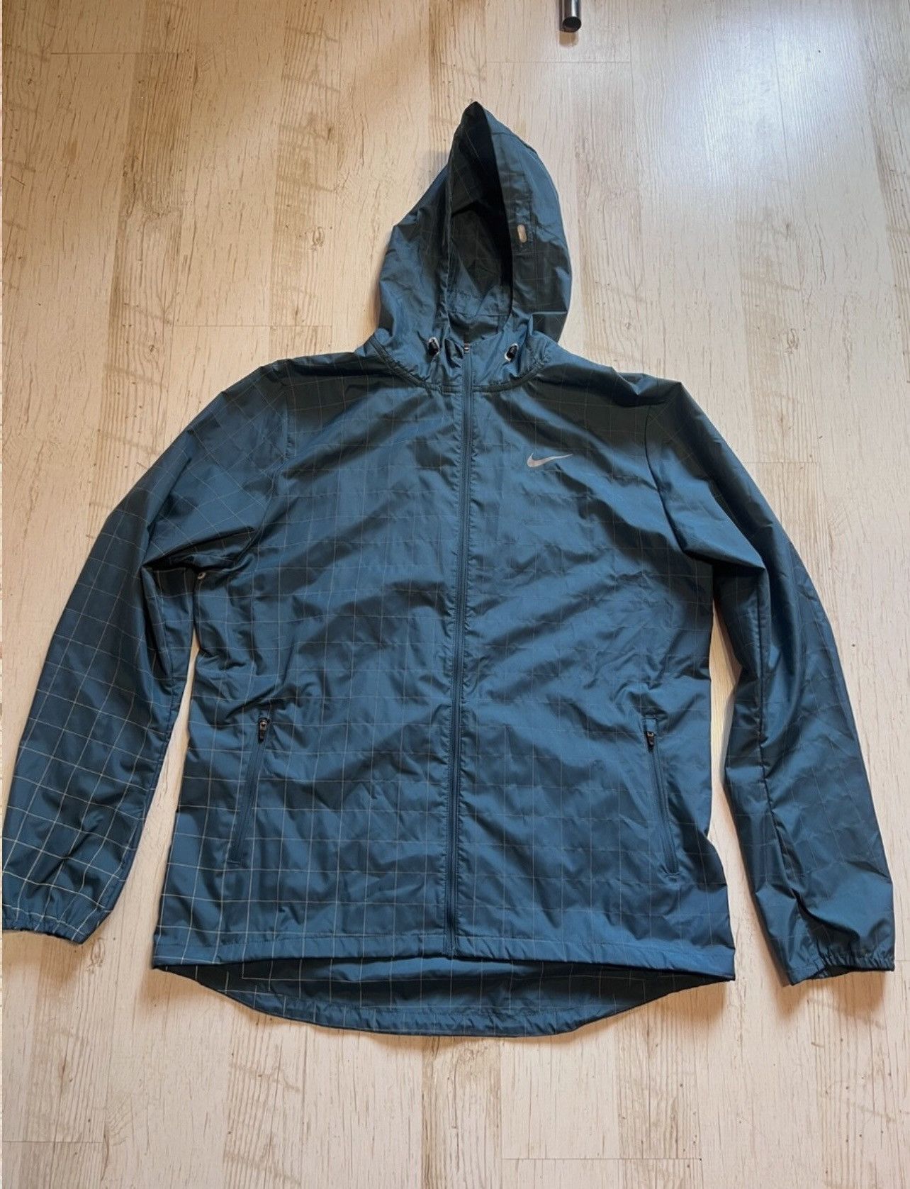 Nike Nike Flicker Flash 3M Windbreaker Jacket L Reflective Size US L / EU 52-54 / 3 - 5 Thumbnail