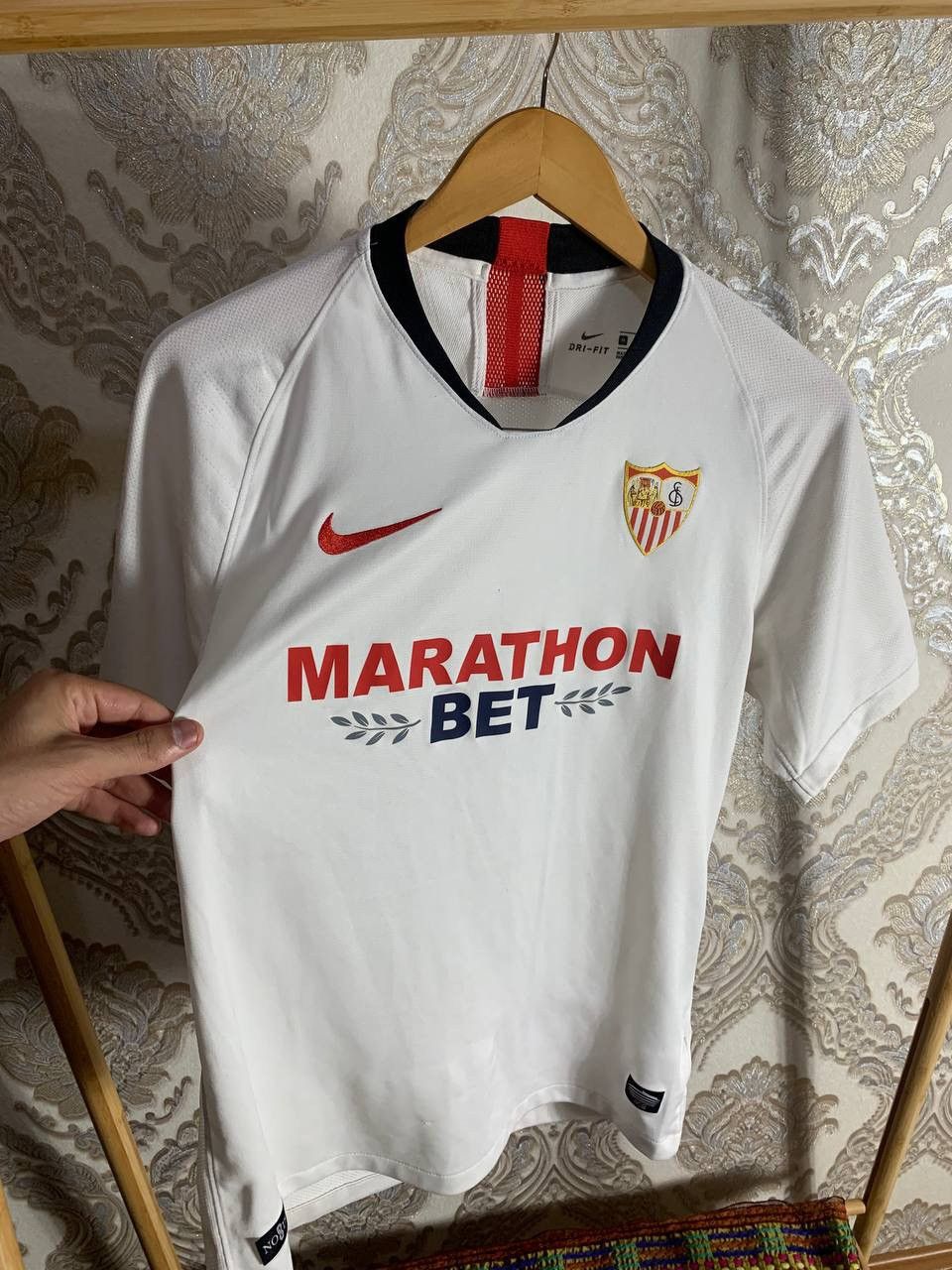 Nike VINTAGE NIKE FC SEVILLA SPAIN SOCCER JERSEY RETRO Y2K 90s Size US M / EU 48-50 / 2 - 3 Thumbnail