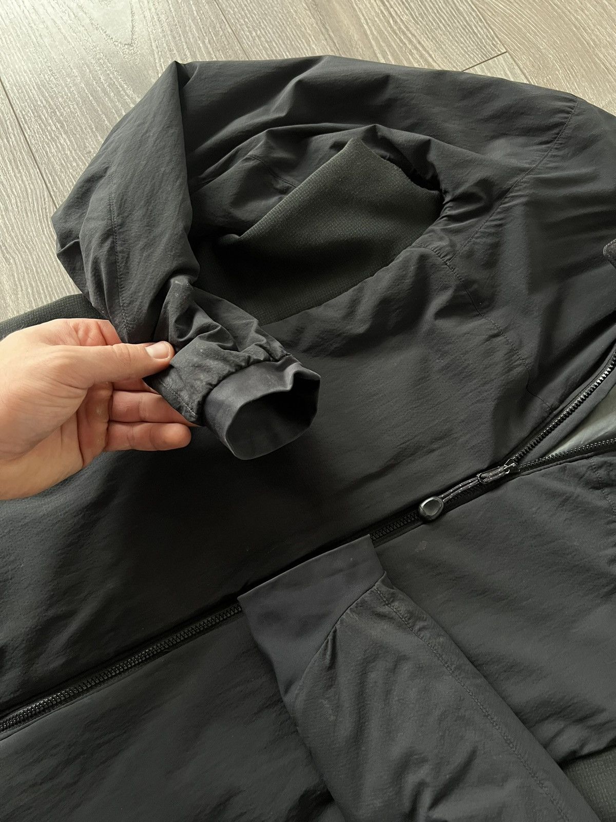 Arc'teryx ‼️Vintage Arcteryx Atom LT Reflection Logo Gorpcore Jacket‼️ Size L / US 10 / IT 46 - 16 Thumbnail