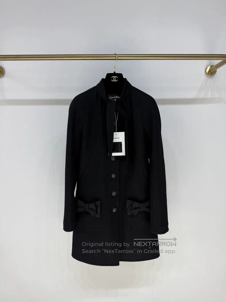 Chanel Chanel 24B bow pocket long coat Size XS / US 0-2 / IT 36-38 - 1 Thumbnail