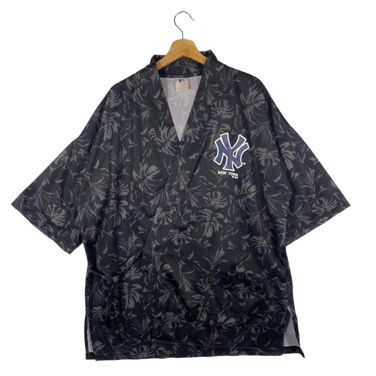 New York Yankees New York Yankees Kimono L Size Black Colour Size US L / EU 52-54 / 3 - 2 Thumbnail