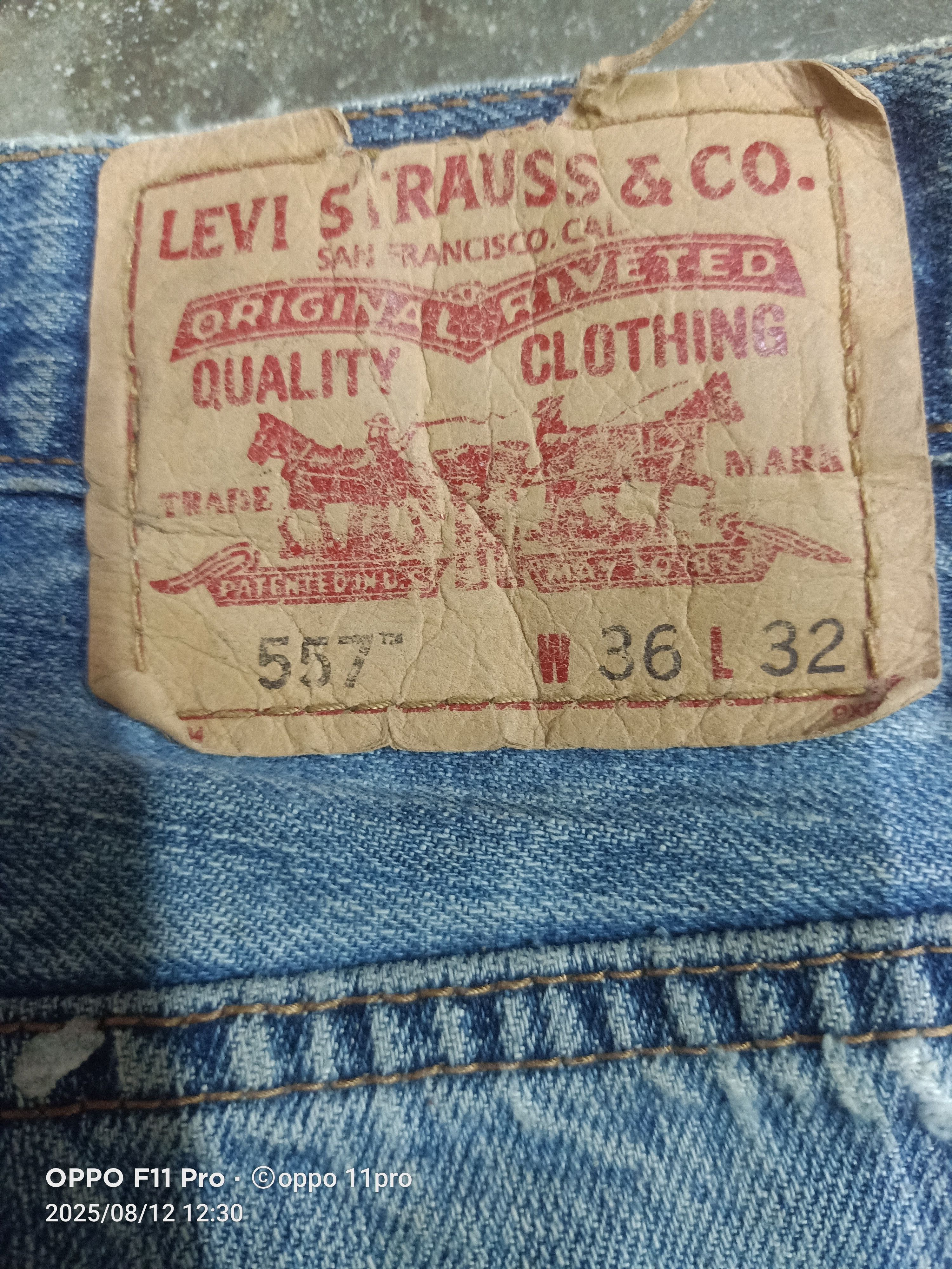 If Six Was Nine 🌟 Levis 90s 557 Relaxed Boot Cut Men 🌟 Size US 36 / EU 52 - 4 Thumbnail