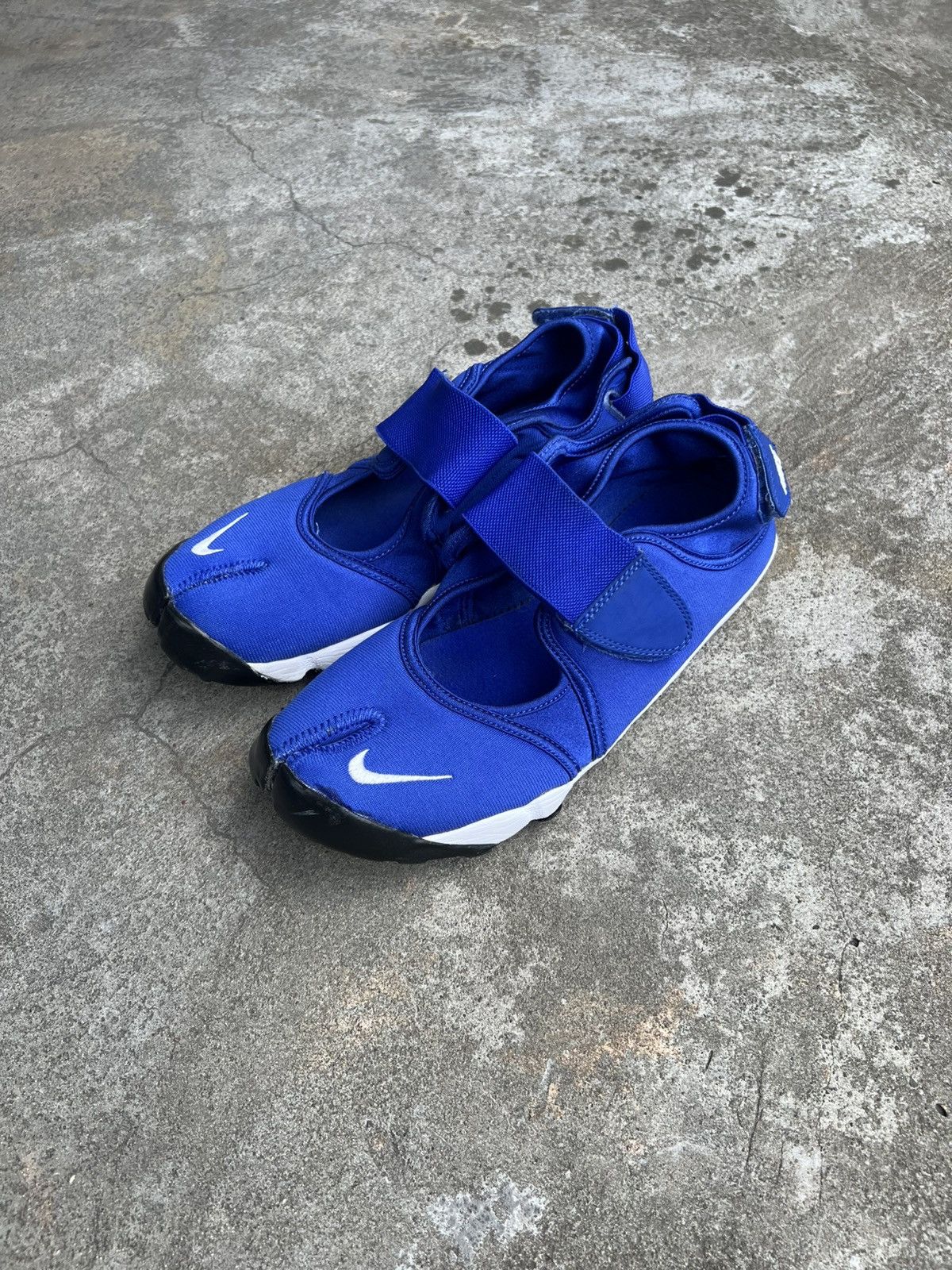 Nike Vintage Nike Air Rift Tabi Sneakers blue Ninja Sandals Y2k