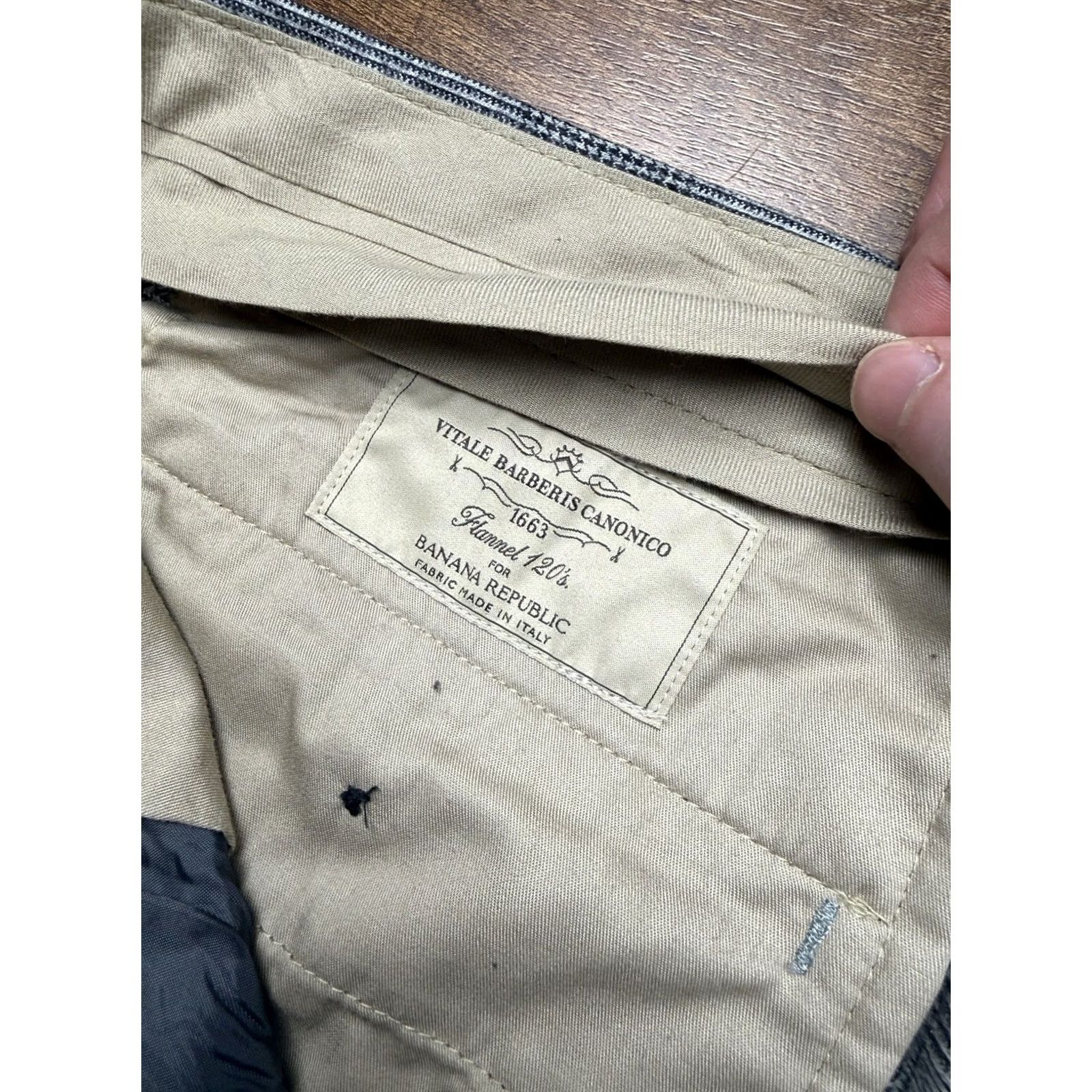 Banana Republic Banana Republic Pants Mens 34x32 Gray Vitale Barberis Canonico Flannel 120s Wool Dress Pants Slim Gray Glen Plaid Mens Regular 34x32 Wool-Blend? Size US 34 / EU 50 - 7 Thumbnail