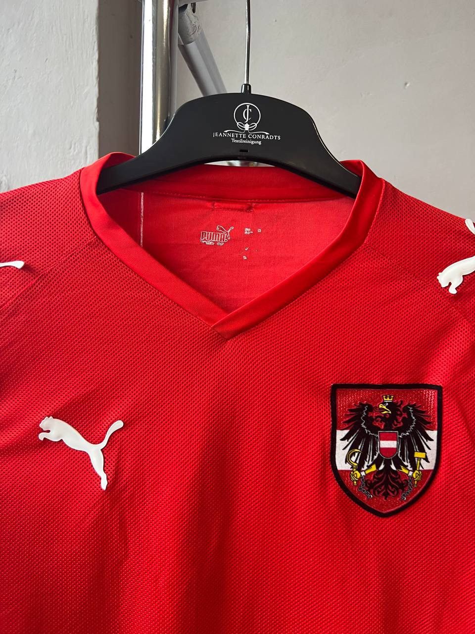 Puma AUSTRIA NATIONAL TEAM HOME SOCCER FOOTBALL SHIRT JERSEY SZ M Size US M / EU 48-50 / 2 - 4 Thumbnail
