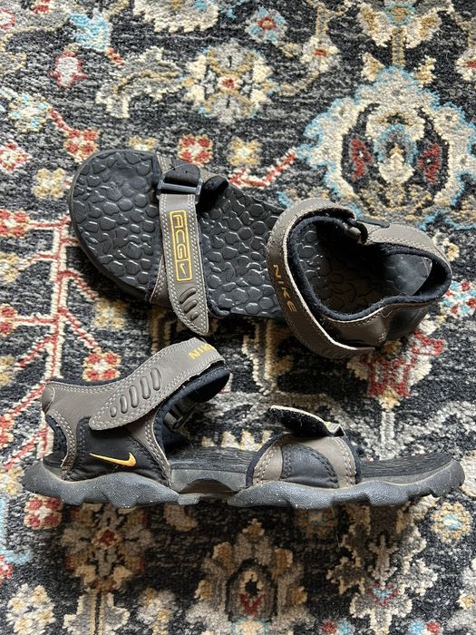 Vintage cheap nike sandals