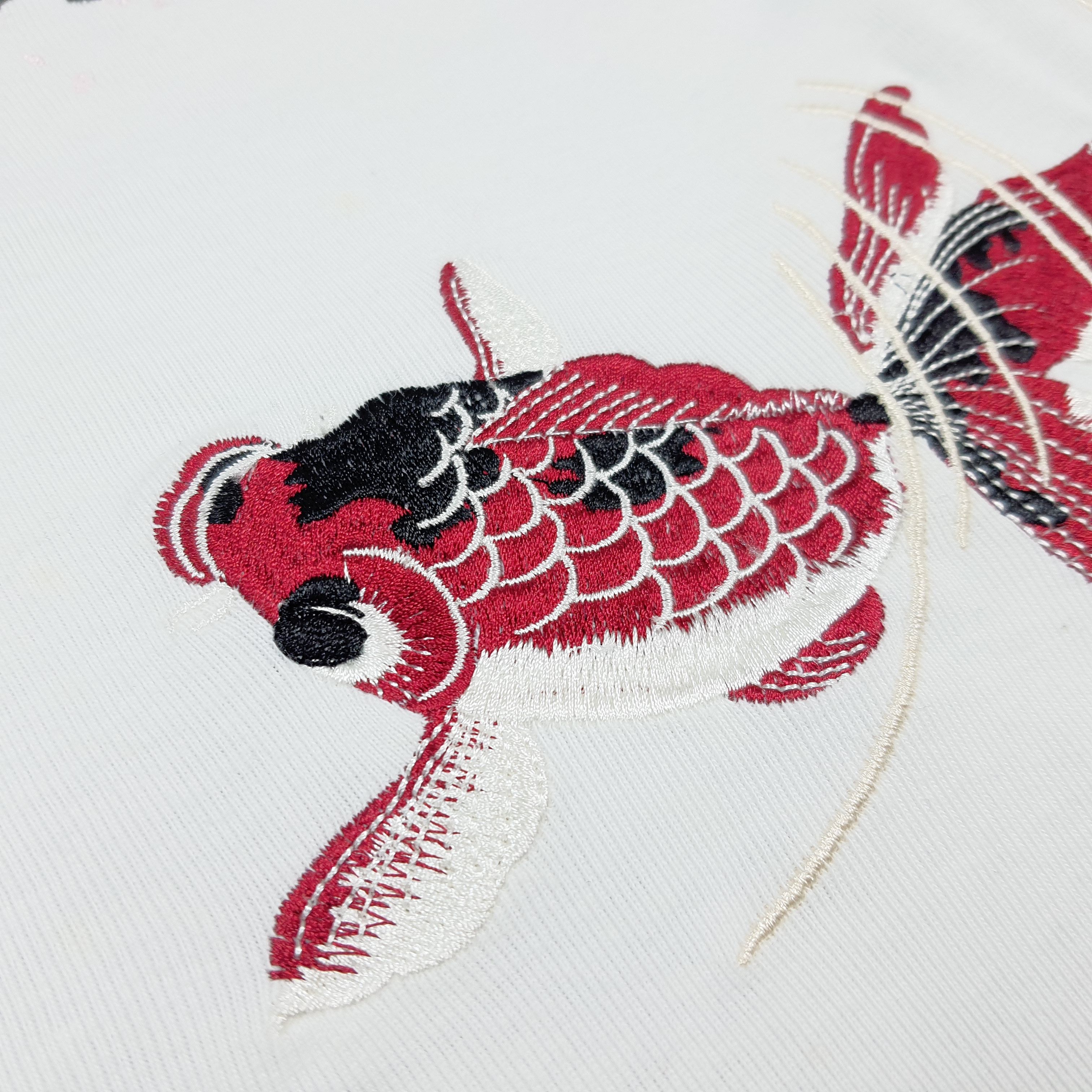 Japanese Brand Vintage Karu-Toh Japan Goldfish Embroidery Tshirt C292N6 Size US M / EU 48-50 / 2 - 3 Thumbnail
