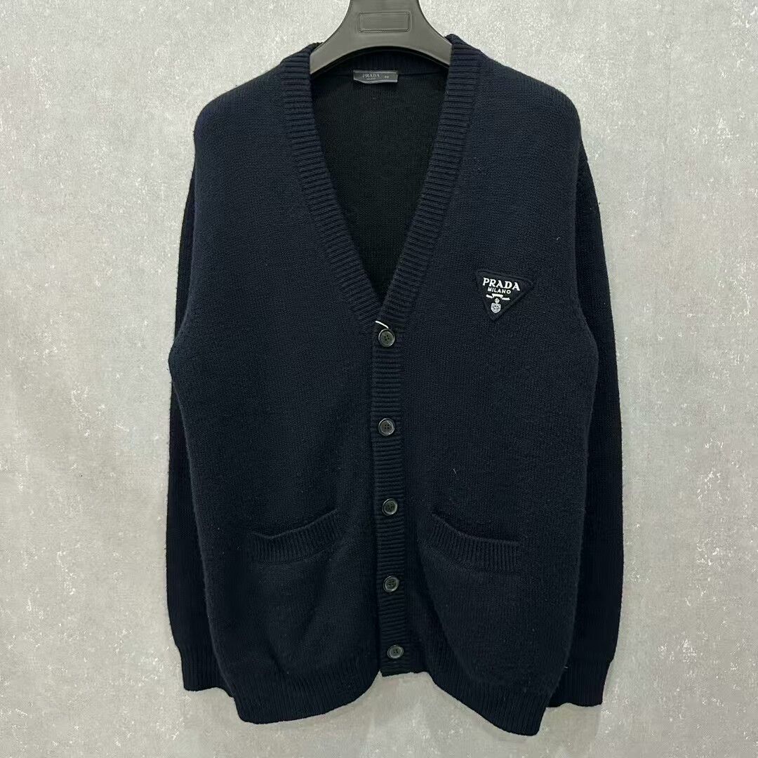 Prada prada triangle logo cardigan sweater Size US L / EU 52-54 / 3 - 1 Thumbnail