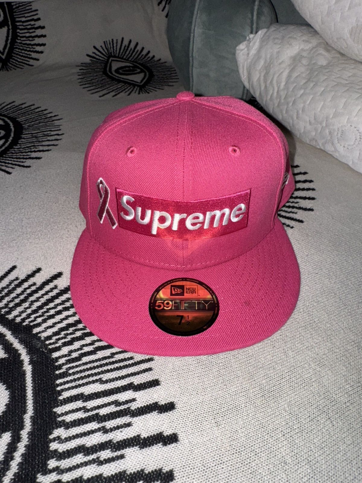 Supreme Supreme Breast Cancer Awareness Box Logo New Era Size ONE SIZE - 1 Thumbnail