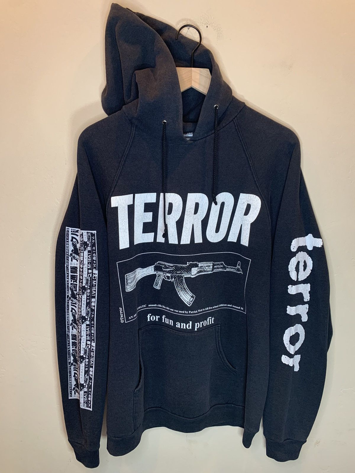 Band Tees *RARE* Vintage 80’s Terror Worldwide Don Rock AK-47 Hoodie Size US XL / EU 56 / 4 - 1 Thumbnail