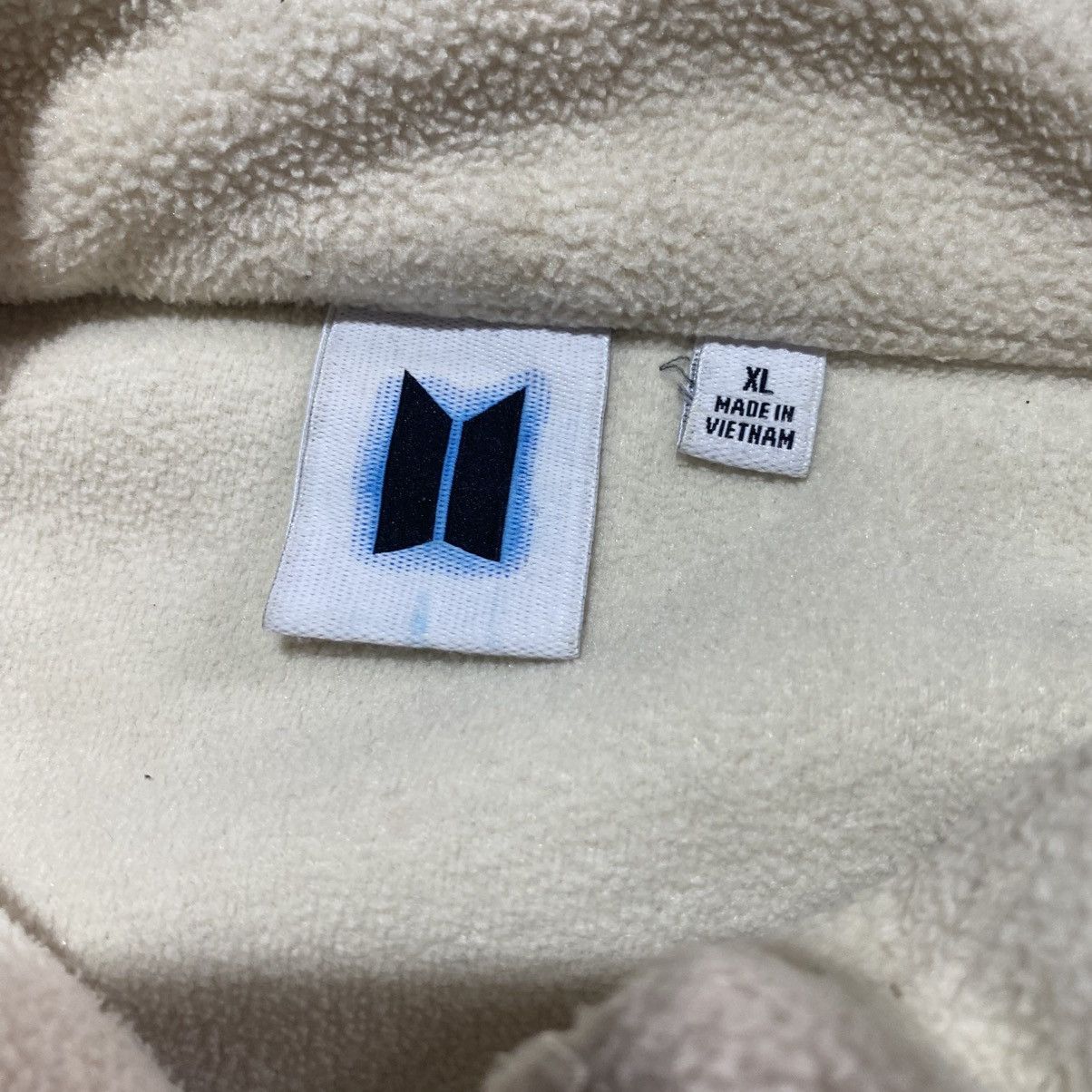 Japanese Brand BTS OFFICIAL MERCHANDISE BLACK FRIDAY MIC DROP ZIP UP Size US L / EU 52-54 / 3 - 4 Thumbnail