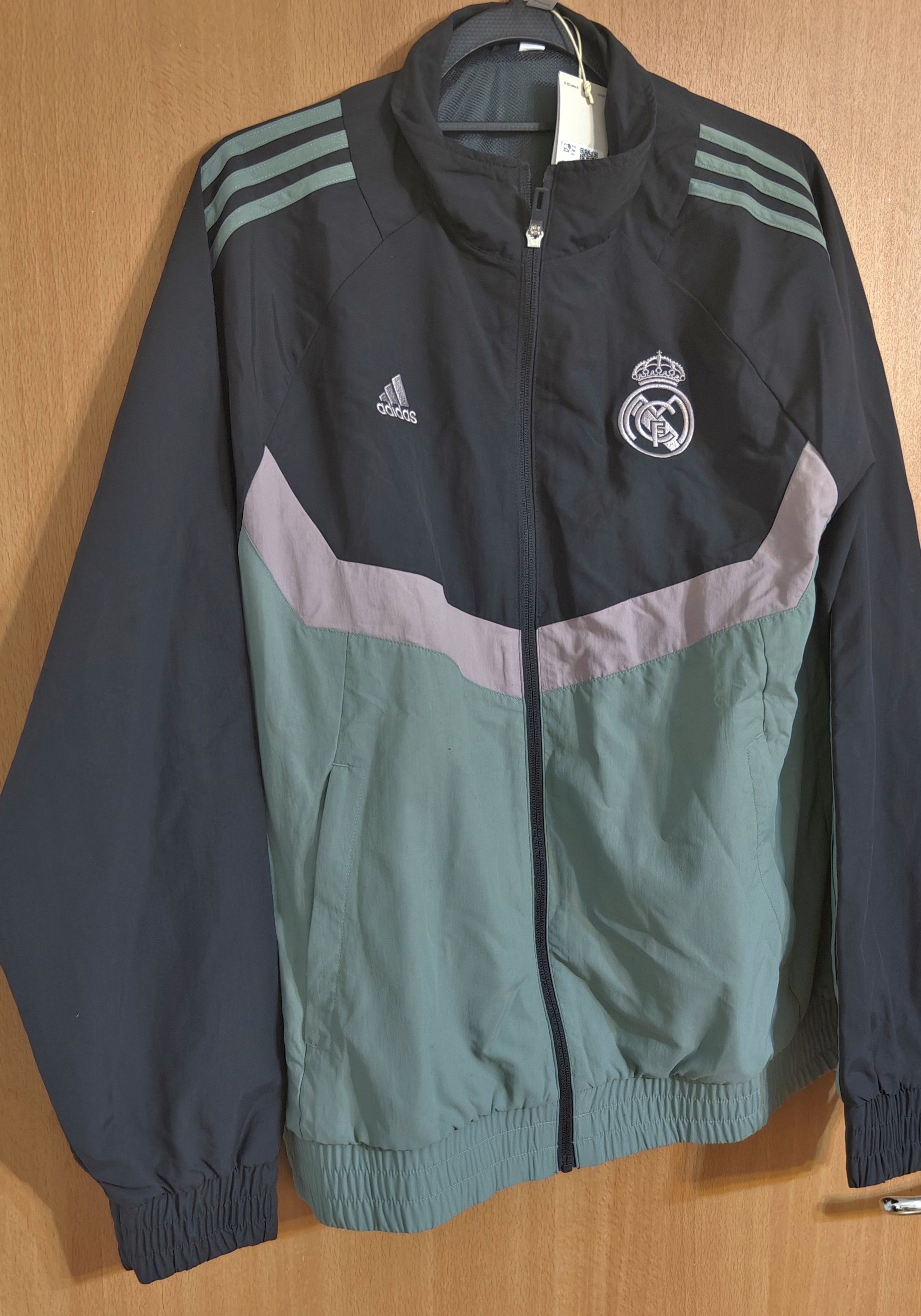 Adidas Real Madrid Adidas IT3773 football jacket Size US M / EU 48-50 / 2 - 1 Thumbnail
