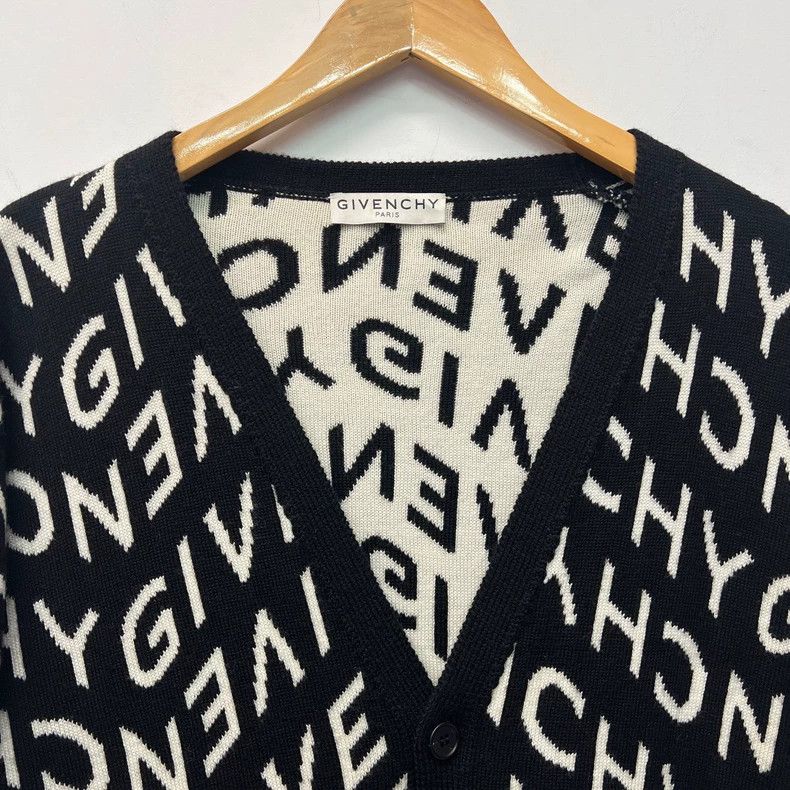 Givenchy Full print logo wool cardigan XL size new