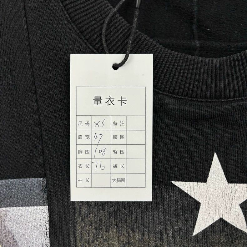 Givenchy Givenchy Triple Print Crewneck Sweatshirt 2505-Nextarrow Size US XS / EU 42 / 0 - 4 Thumbnail