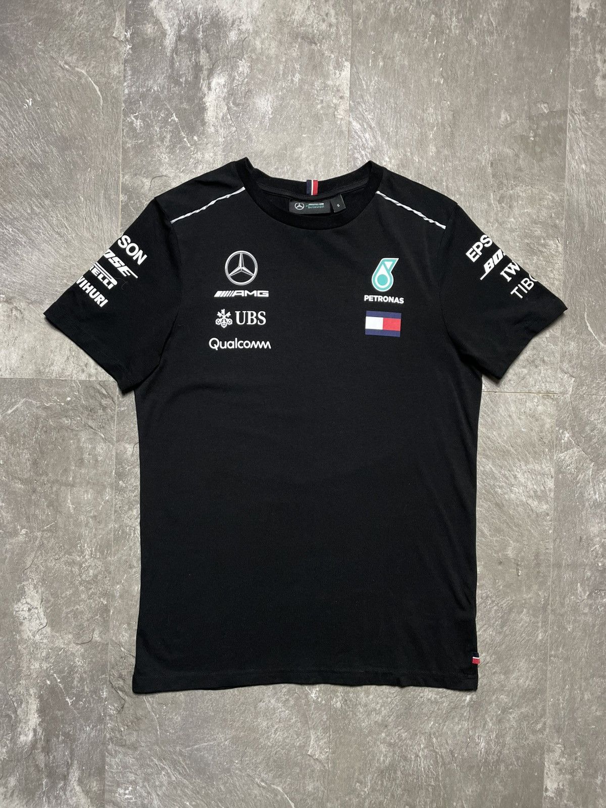 Mercedes-Benz Vintage Mercedes-Benz AMG Petronas F1 Short Sleeve Big Logo Size US S / EU 44-46 / 1 - 1 Thumbnail