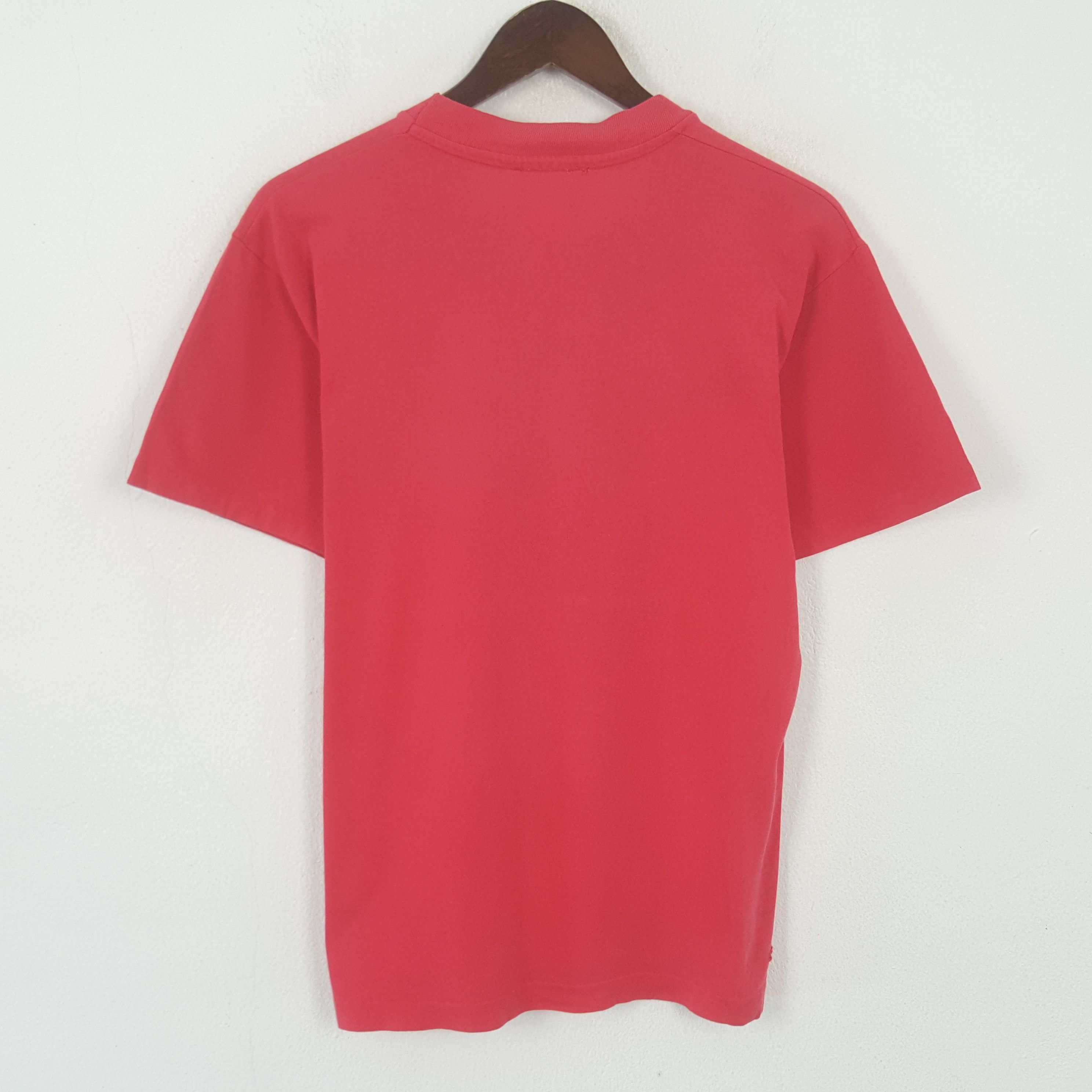Japanese Brand Vintage 90’s Bitch Skateboard Rainbow T-shirt Size US M / EU 48-50 / 2 - 3 Thumbnail