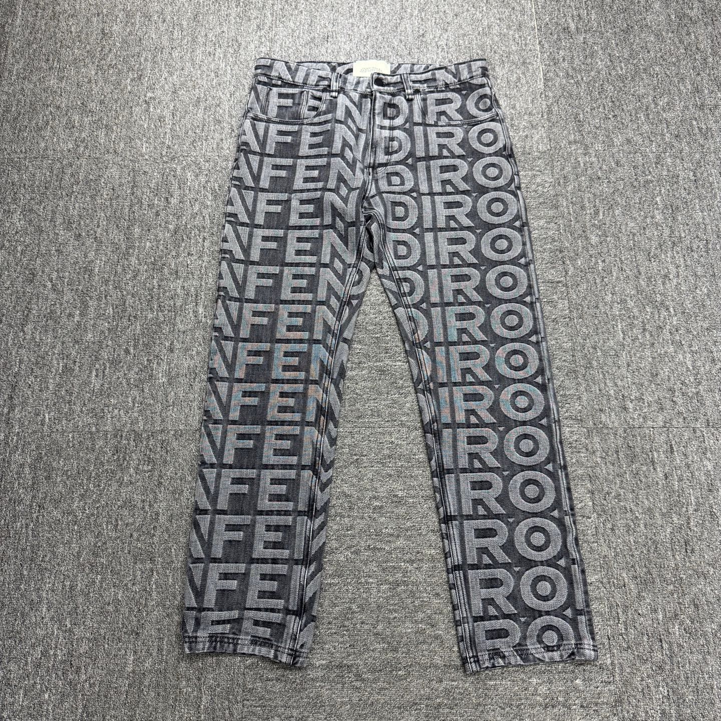 Fendi Fendi FF Logo All Over Jeans W33 99 New Size 25" / US 0 / IT 36 - 1 Thumbnail