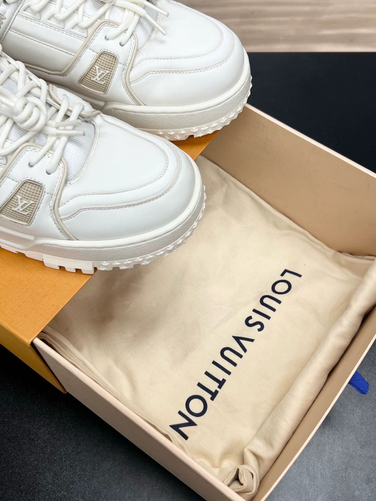 Louis Vuitton LV Trainer Maxi White Sneakers UK5 Size US 7 / EU 40 - 9 Thumbnail