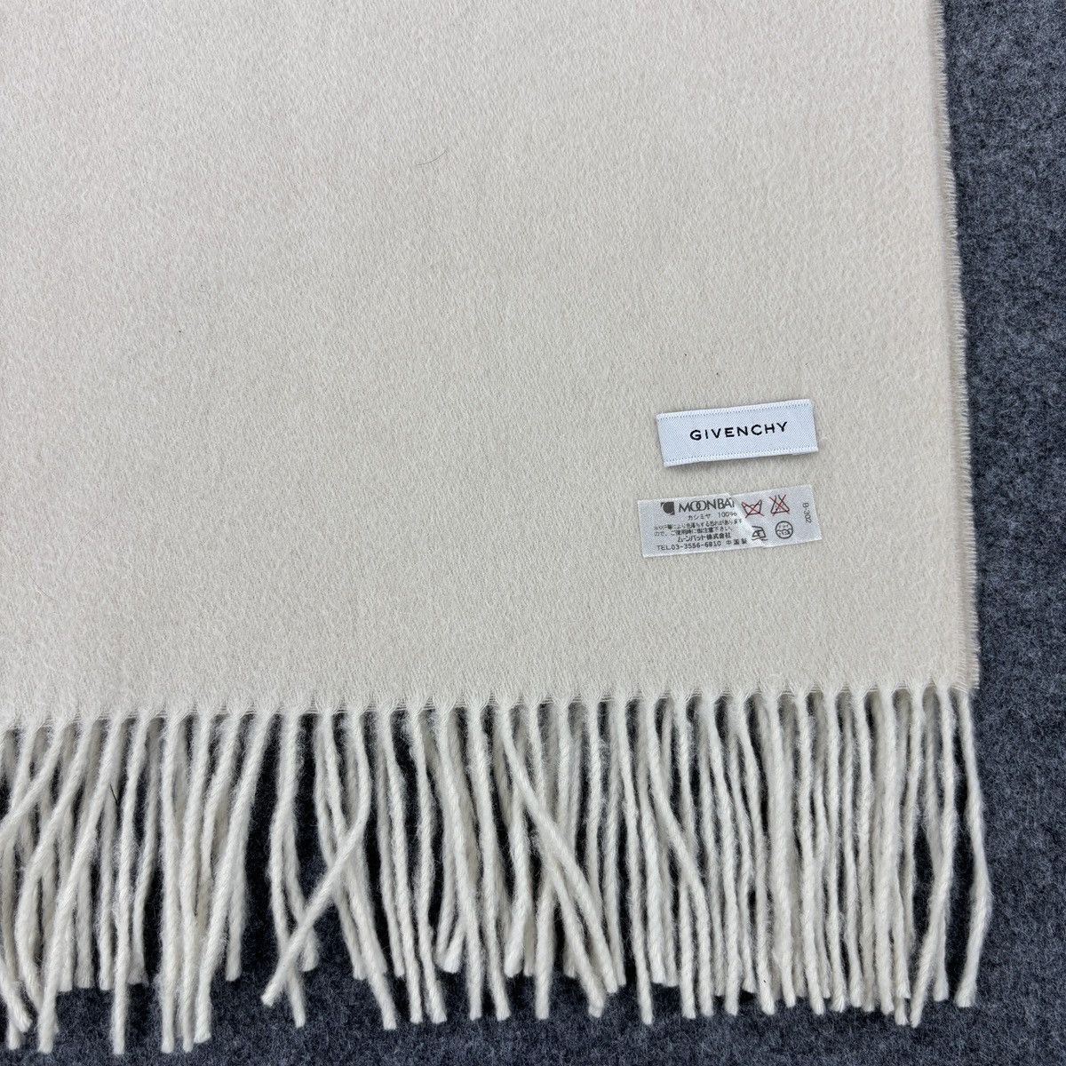 Givenchy Givenchy Scarf # D745 # Muffler # Neckwear Size ONE SIZE - 5 Thumbnail