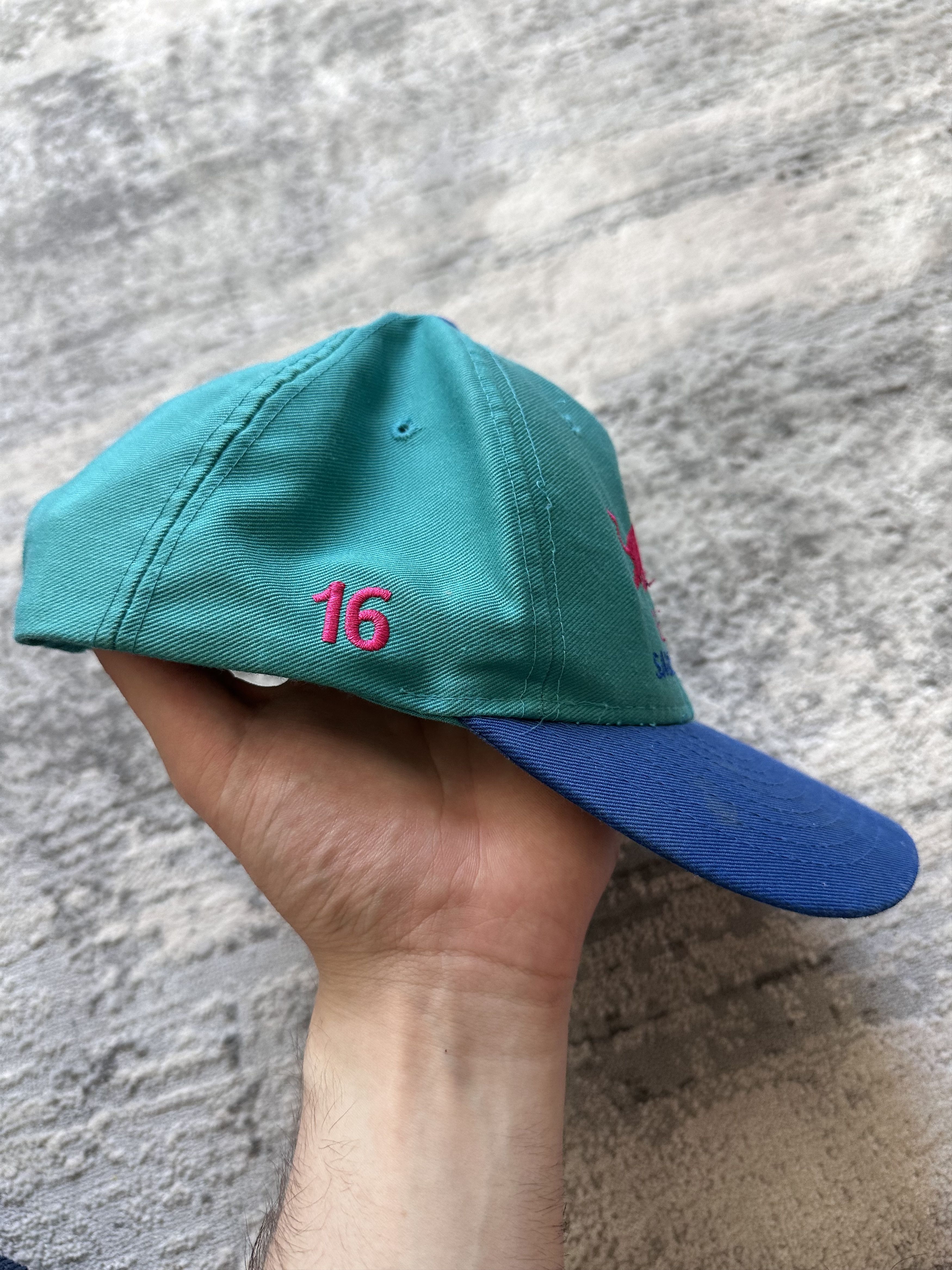 Vintage Red Bull Sauber cap vintage Size ONE SIZE - 4 Thumbnail