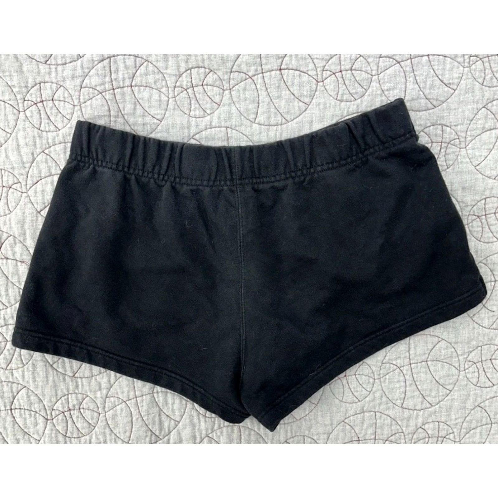 The North Face The North Face Half Dome Women’s Fleece Shorts TNF Black XL Womens Regular Size XL Black Sweat Shorts Size 40" / US 18 - 4 Thumbnail
