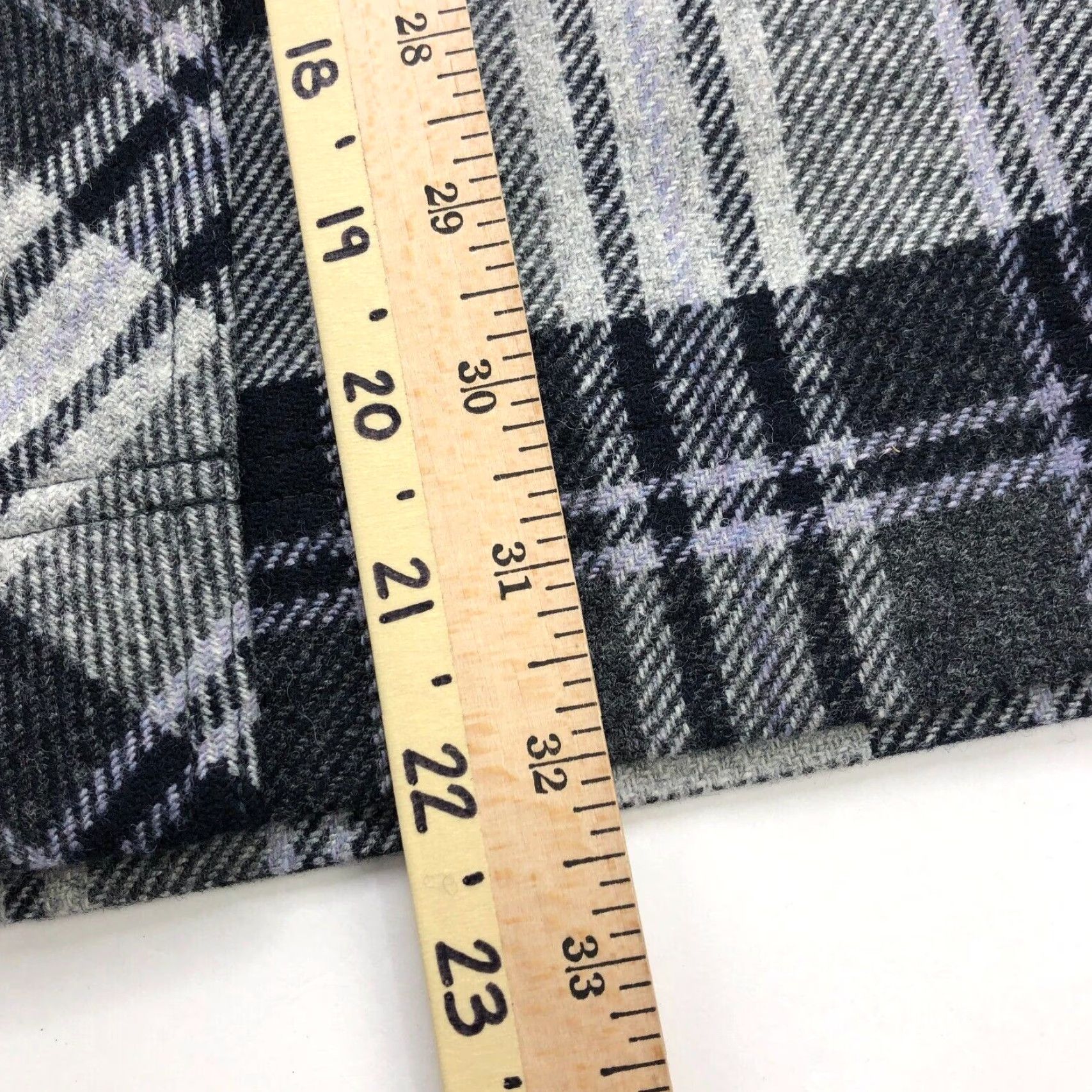 Brooks Brothers Brooks Brothers Wrap Skirt 8 Plaid Button Non Lined Gray Blue Wool Wool Blend Short Womens Size 30" / US 8 / IT 44 - 4 Thumbnail