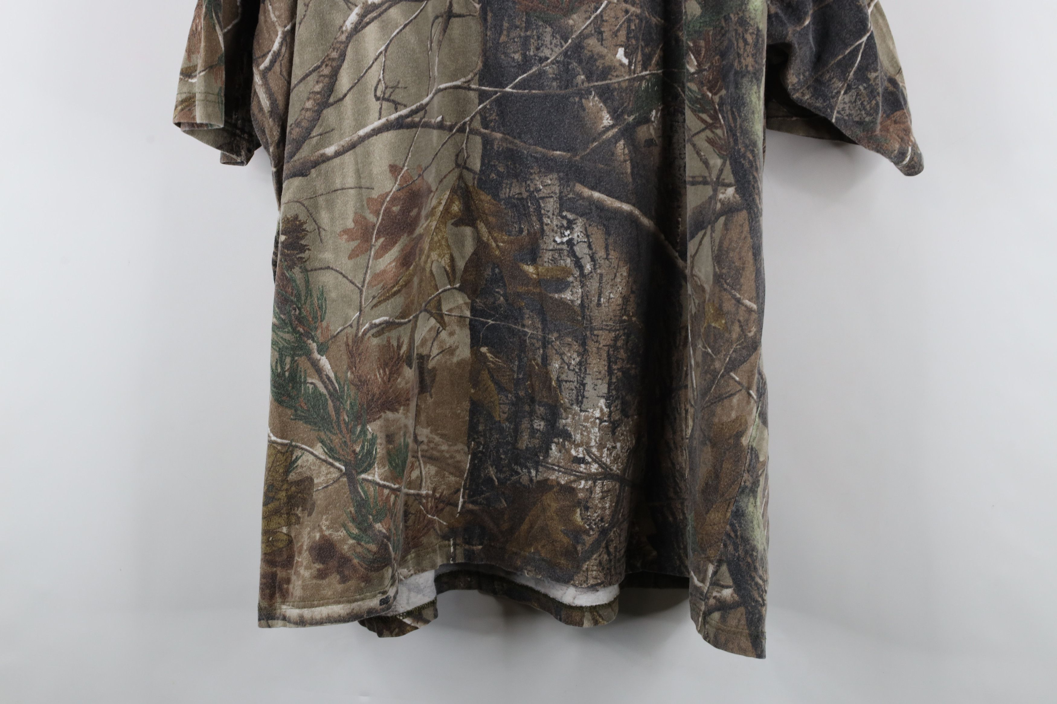 Cabelas × Vintage Vintage Y2K Cabelas Camouflage Short Sleeve Pocket T-Shirt Size US XXL / EU 58 / 5 - 11 Thumbnail