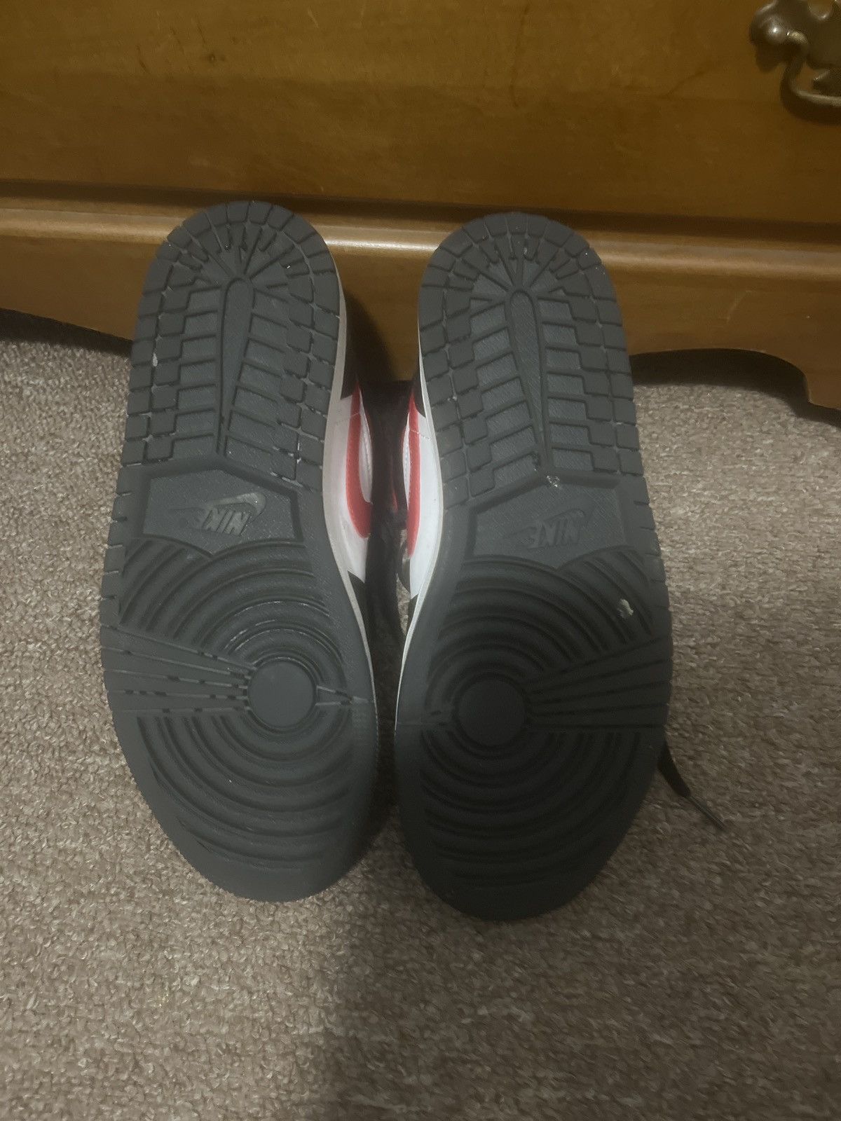 Jordan Brand Jordan 1 Mid Bred Toe Size US 9 / EU 42 - 2 Thumbnail