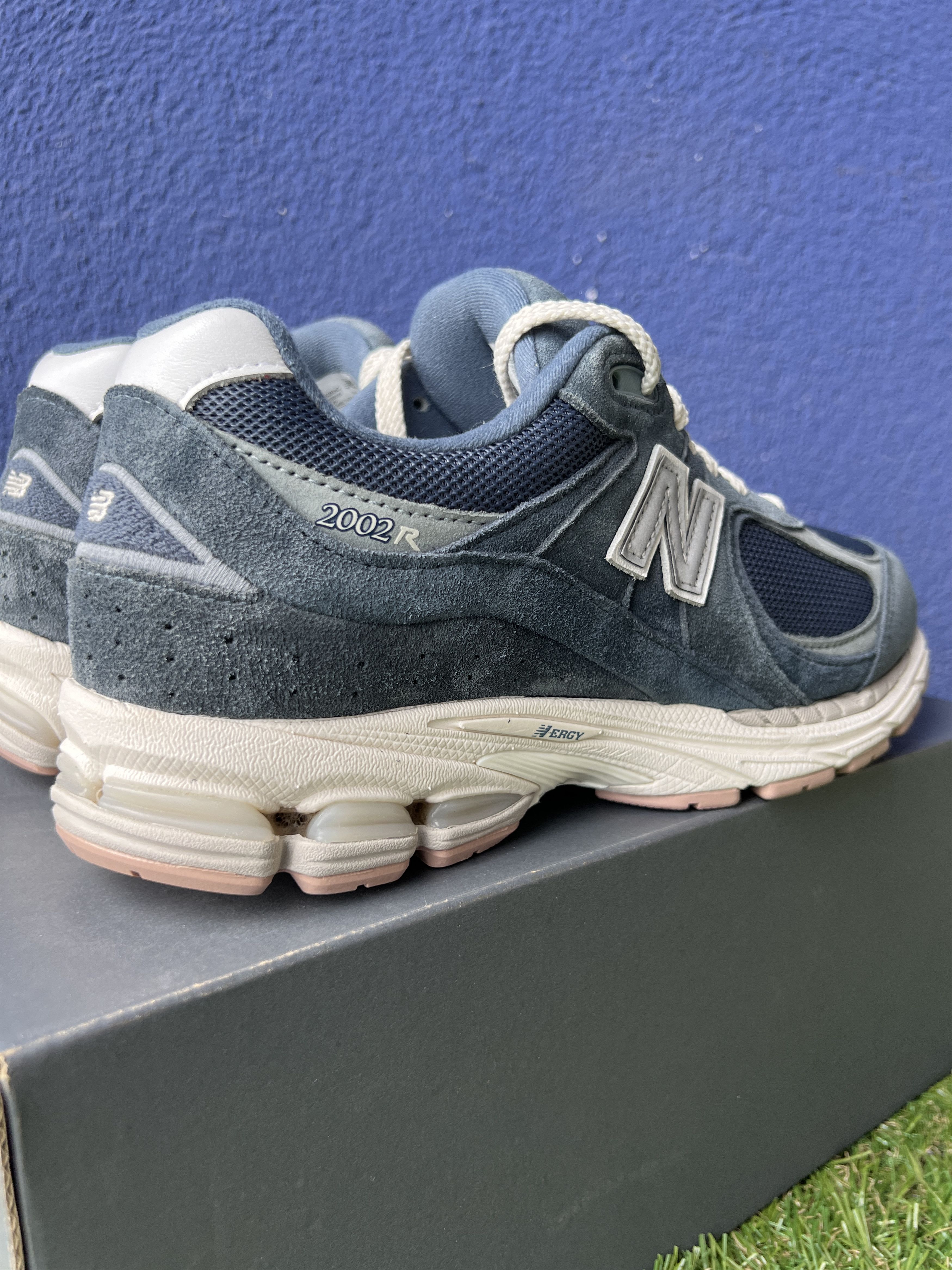 New Balance New Balance 2002R Deep Ocean Sneaker M2002RHC nike adidas Size US 9 / EU 42 - 9 Thumbnail